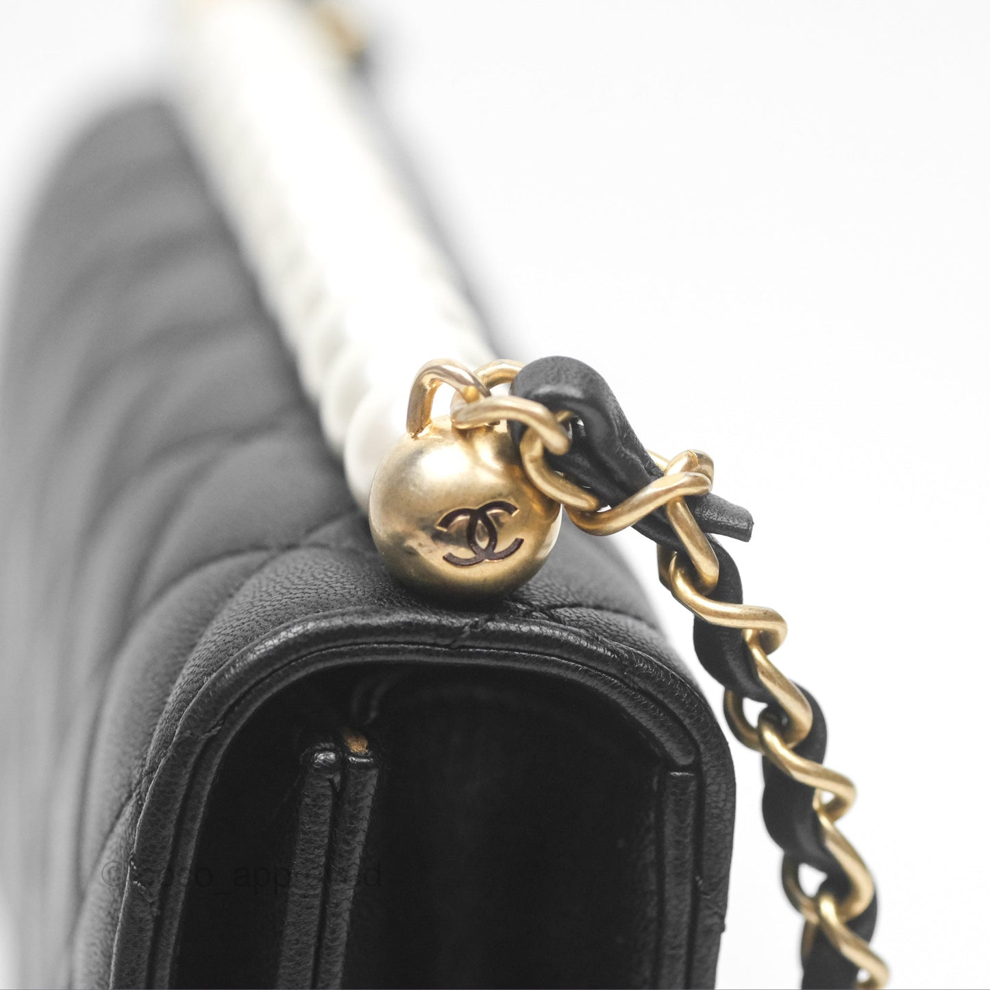 Chanel Small Chic Pearls Flap Quilted Black Goatskin Aged Gold Hardware