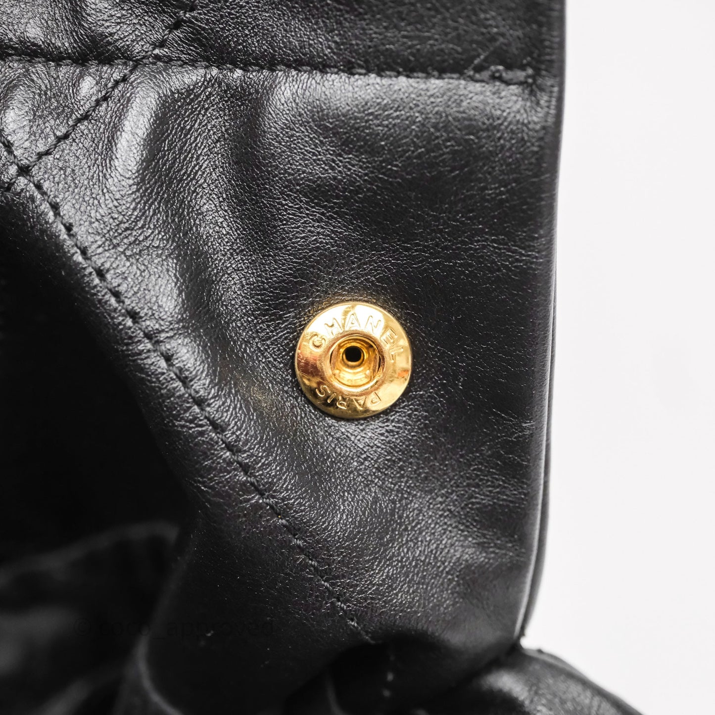 Chanel 22 Bag Medium Black Crumpled Calfskin Aged Gold Hardware