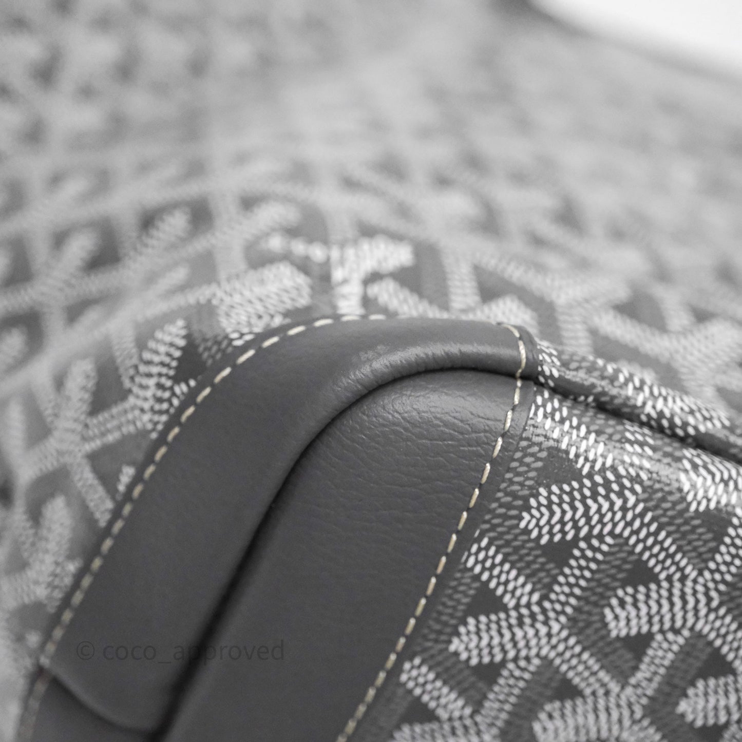 Goyard Artois Tote MM Goyardine Canvas⁣⁣⁣⁣⁣⁣⁣⁣⁣⁣⁣⁣⁣⁣⁣⁣⁣⁣⁣⁣ Grey