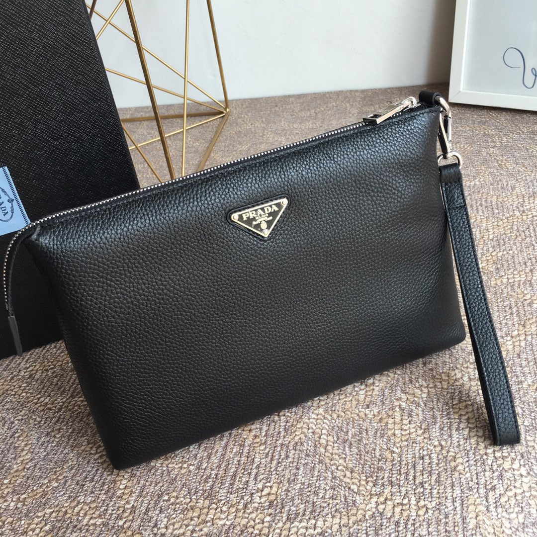 Luxury PradaCLUTCH 29 IN BLACK GRAINED CALFSKIN SILVER HARDWARE