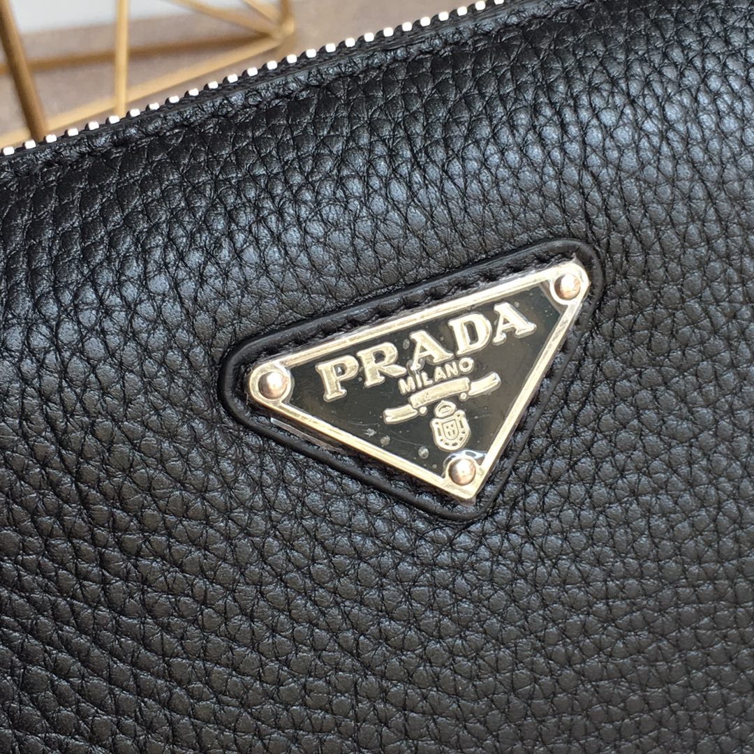 Luxury PradaCLUTCH 29 IN BLACK GRAINED CALFSKIN SILVER HARDWARE