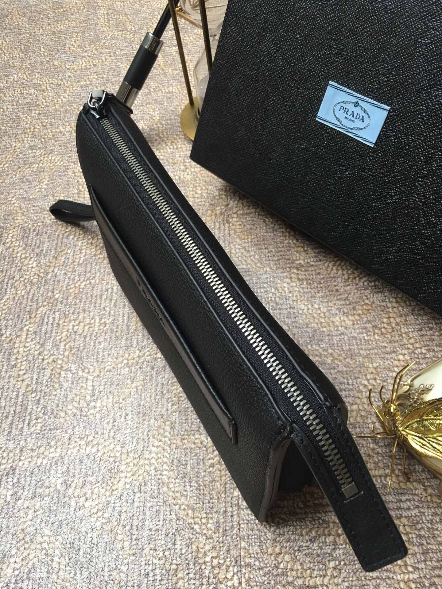 Luxury PradaCLUTCH 26 IN BLACK DEERSKIN EMBOSSED LOGO