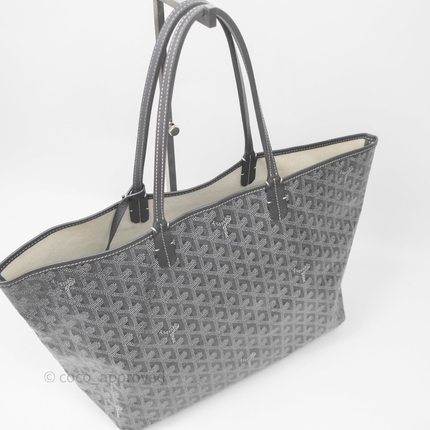 Goyard St Louis Tote PM ⁣⁣⁣⁣⁣⁣⁣⁣⁣⁣⁣⁣⁣⁣⁣⁣⁣⁣⁣⁣Grey