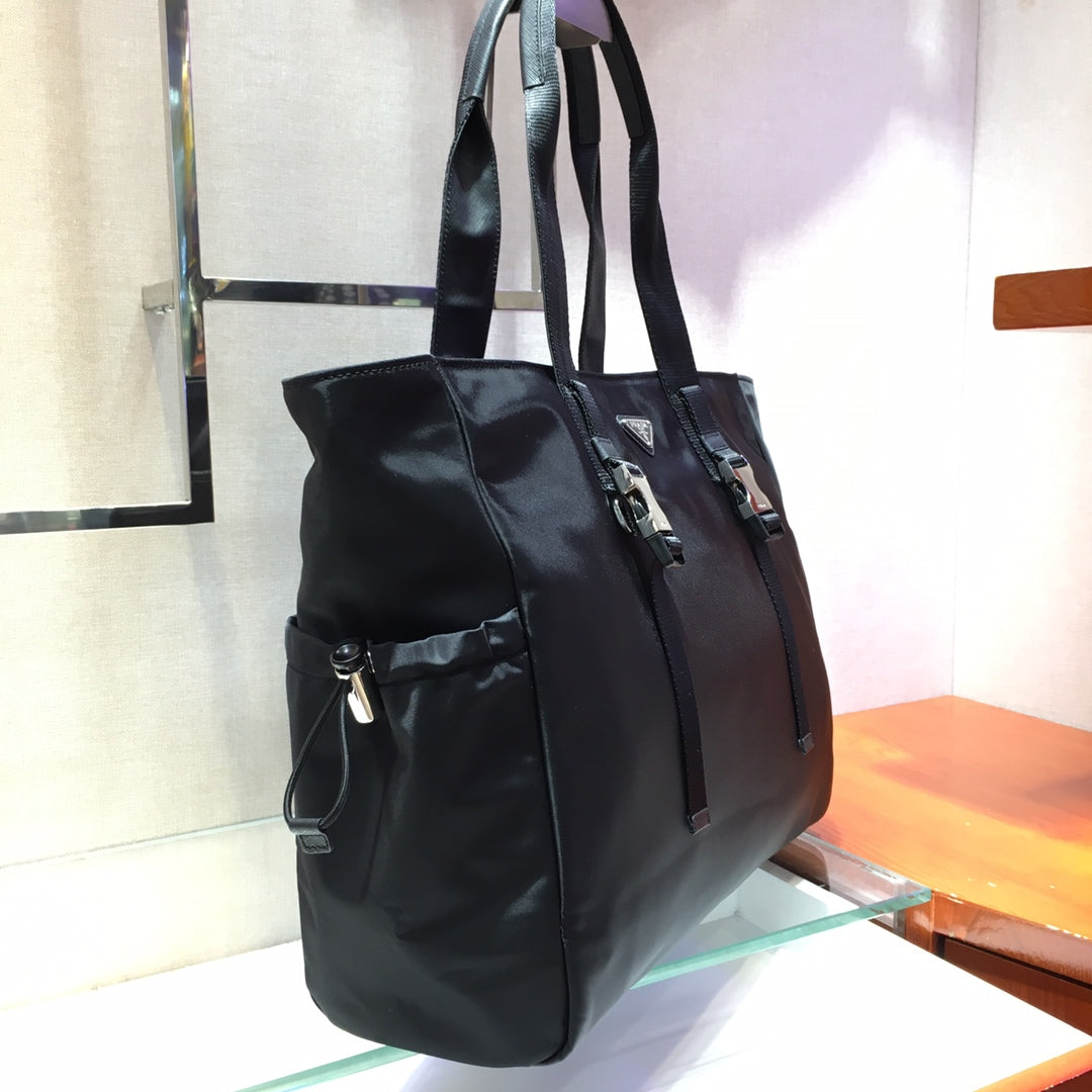 Luxury PradaSHOPPING BAG 40 IN BLACK NYLON FABRIC