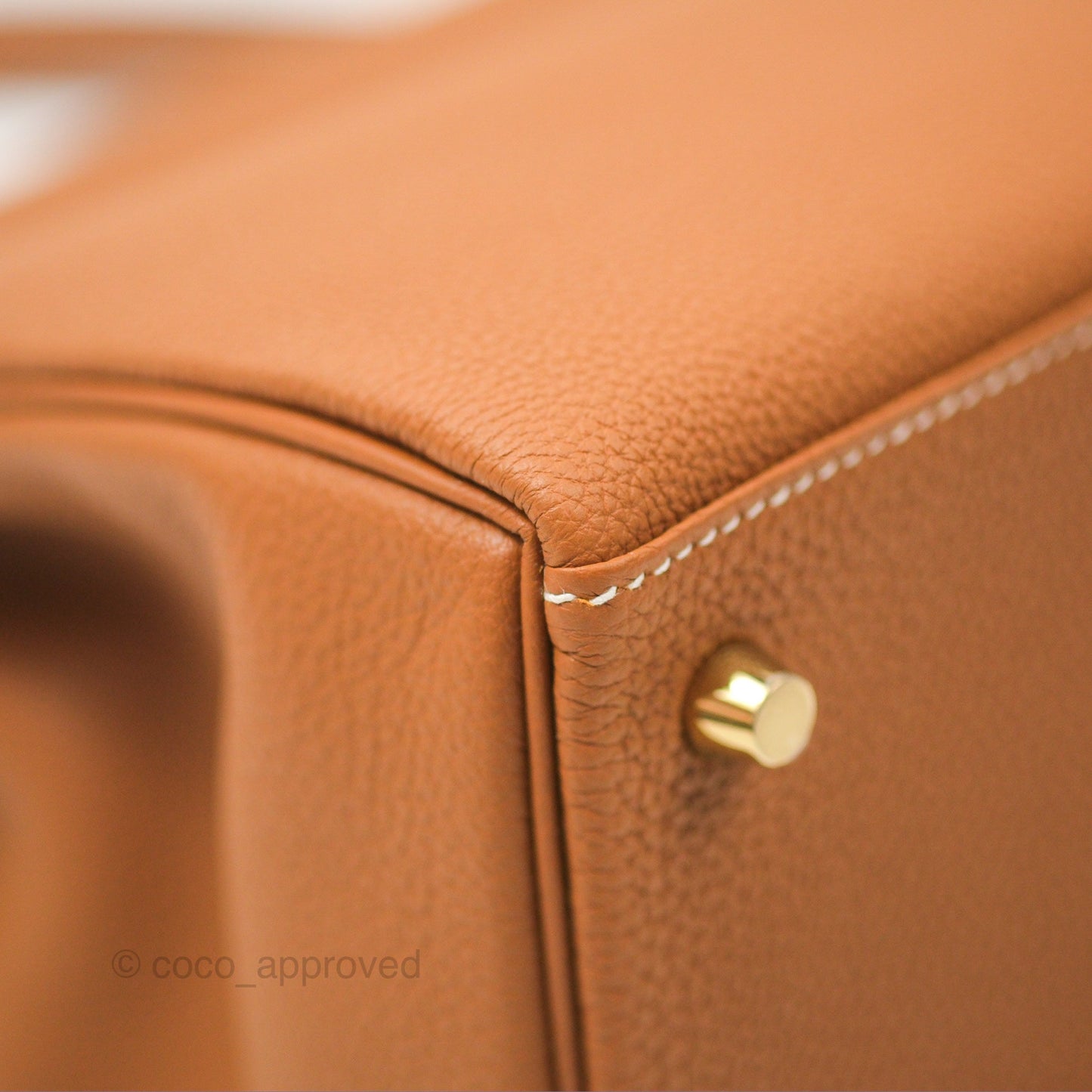 Hermès Retourne Kelly 28 Gold Togo Gold Hardware