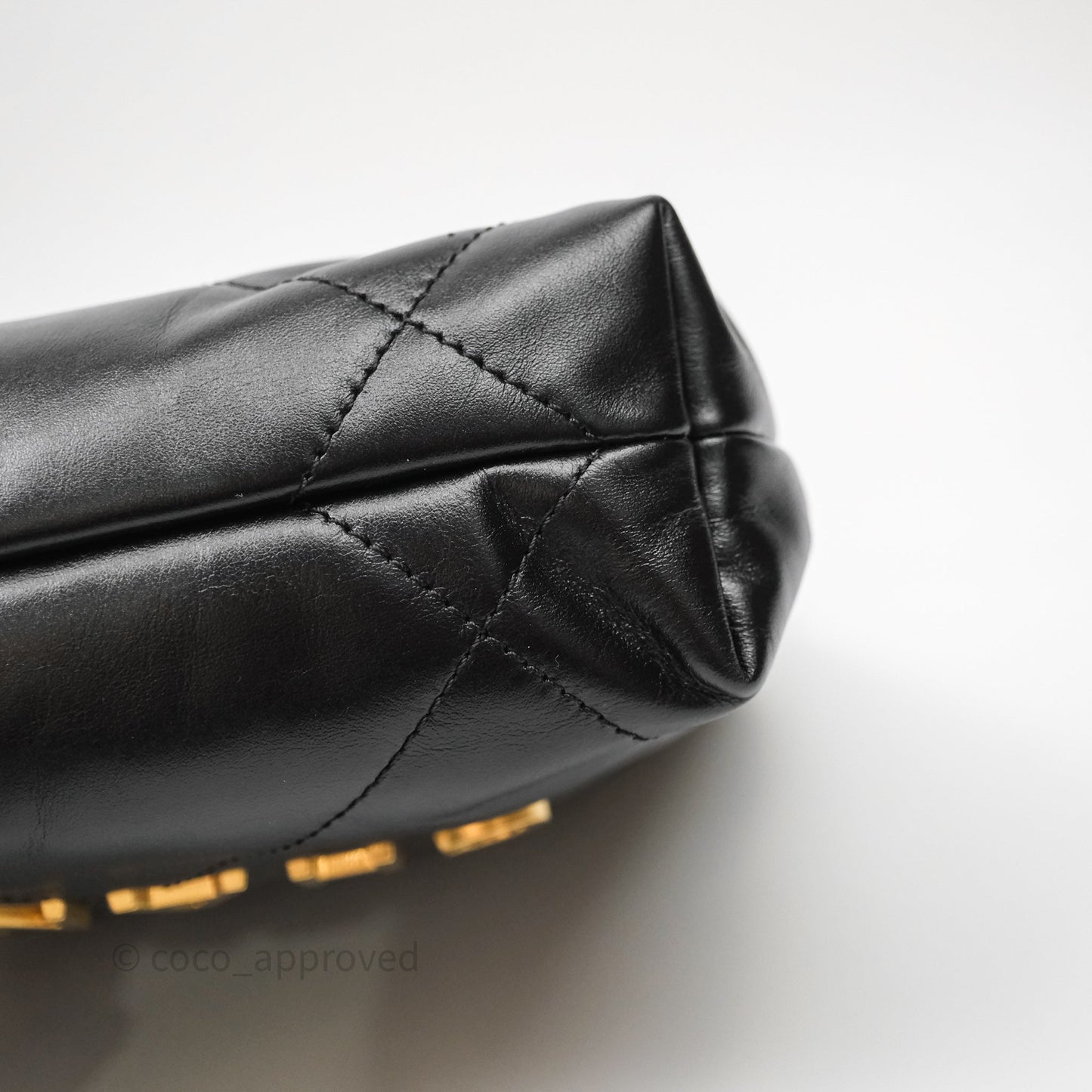 Chanel 22 Mini Bag Black Shiny Crumpled Calfskin Aged Gold Hardware