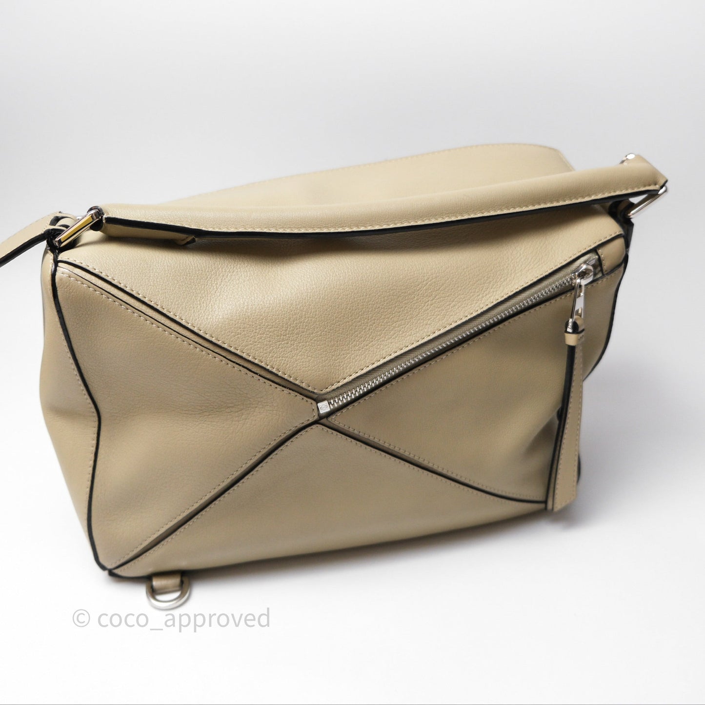 Loewe Medium Puzzle Bag Light Beige Calfskin