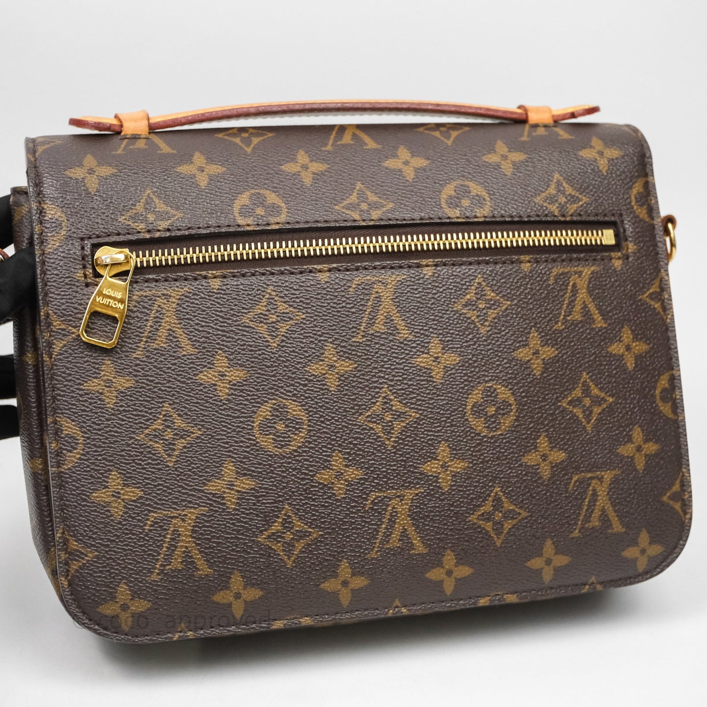Louis Vuitton Pochette Metis Monogram