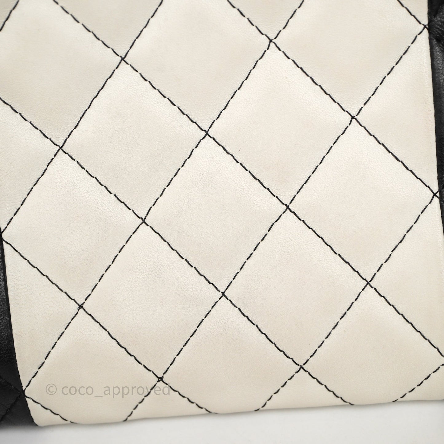 Chanel Classic Zipper O Case Black/ White Gold Hardware