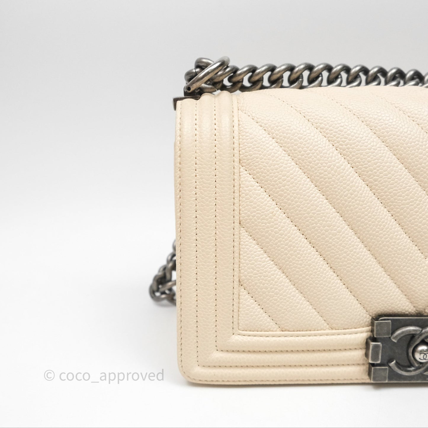 Chanel Medium Boy Chevron Beige Caviar Ruthenium Hardware