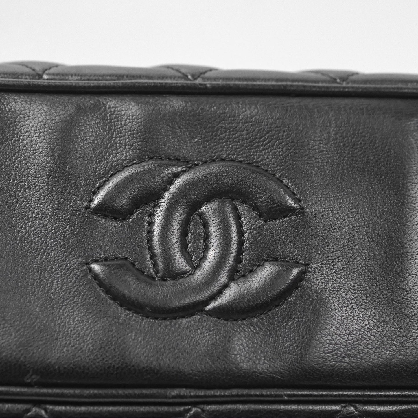 Chanel Vintage Quilted Shoulder Bag Black Lambskin Gold Hardware