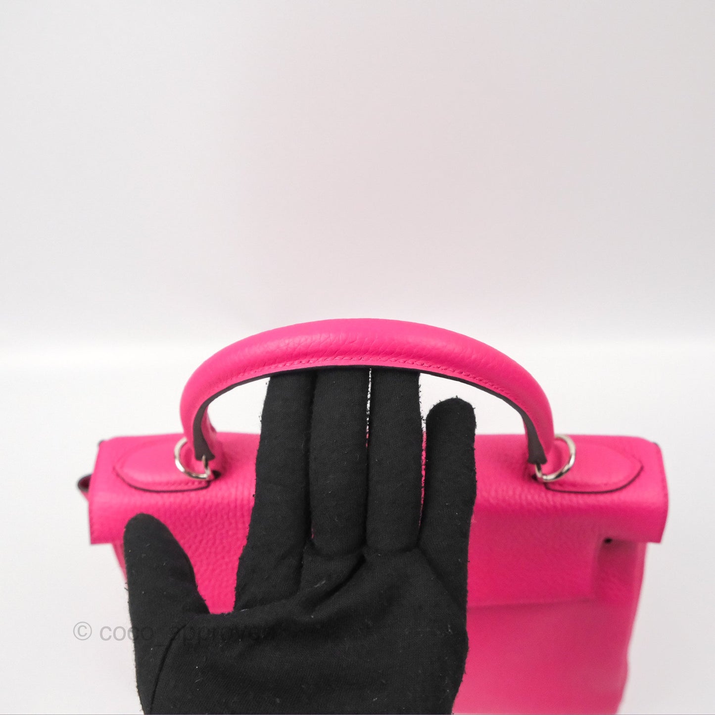 Hermès Retourne Kelly 28 Rose Shocking Clemence Palladium Hardware