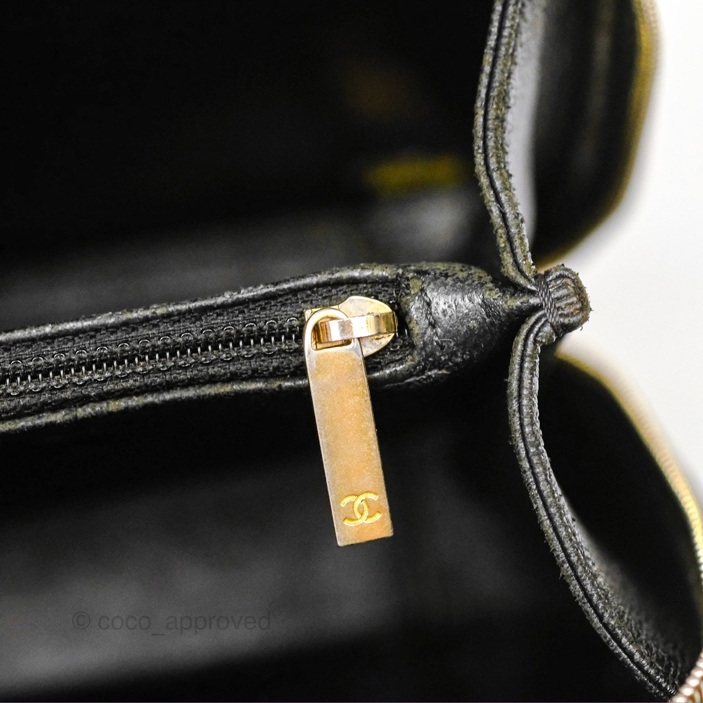 Chanel Quilted Medium CC Filigree Vanity Case Black Caviar Gold Hardware