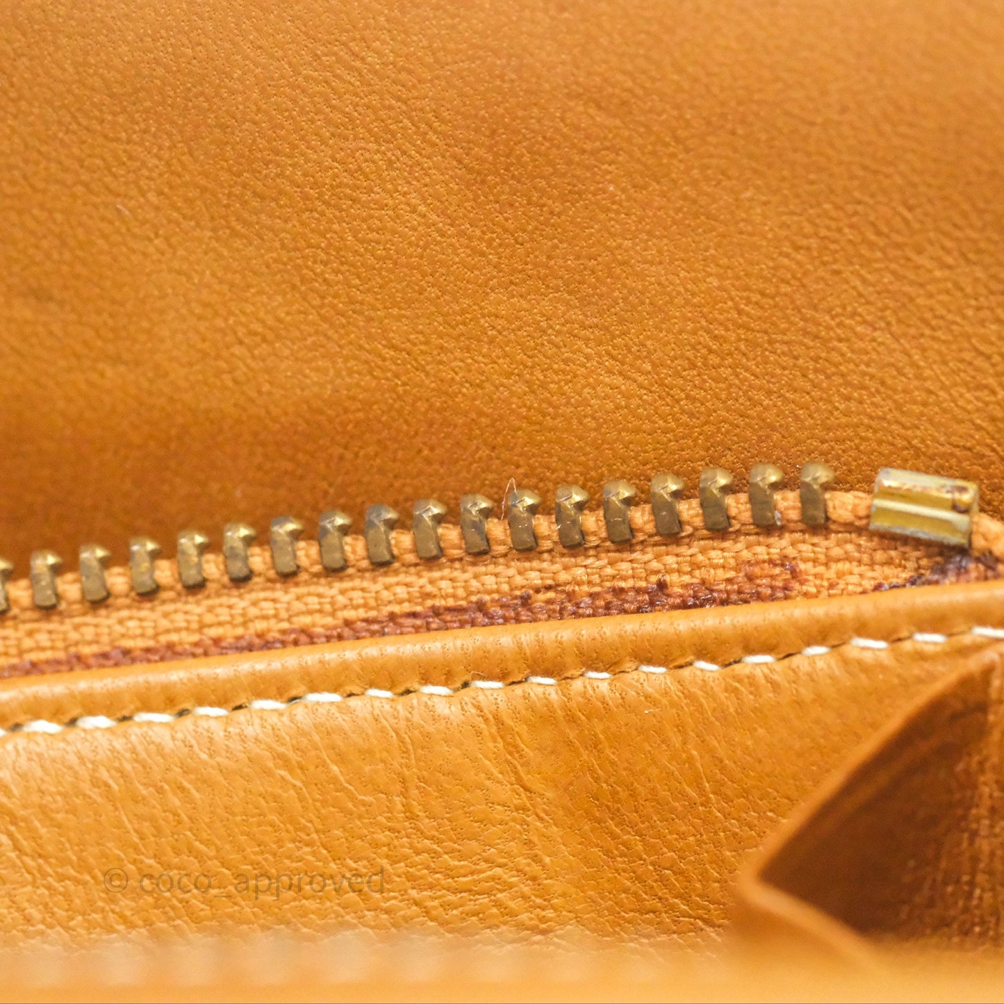 Hermès Vintage Lydie Gold Bag Gold Hardware