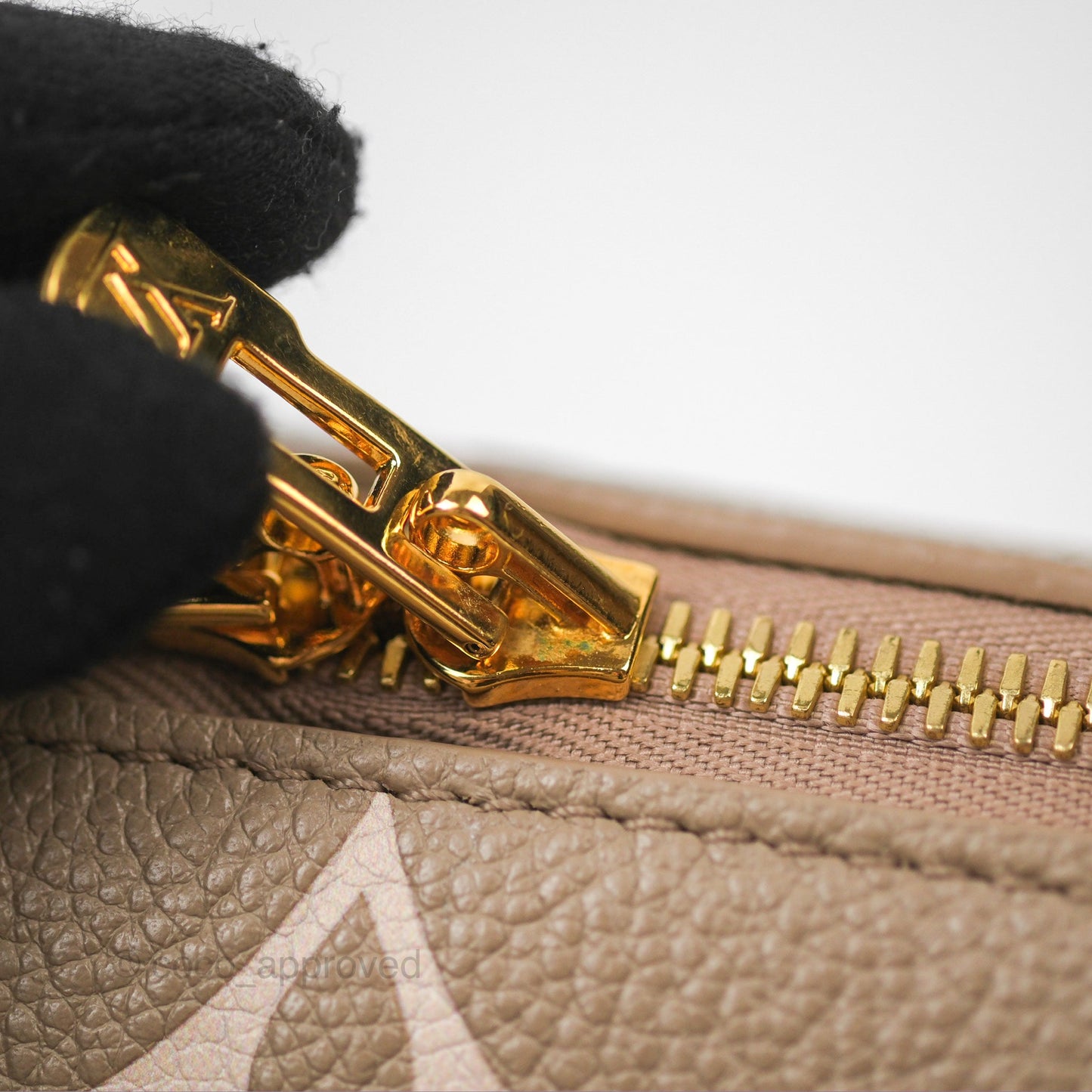 Louis Vuitton Speedy Bandoulière 20 Monogram Empreinte Tourterelle/Cream