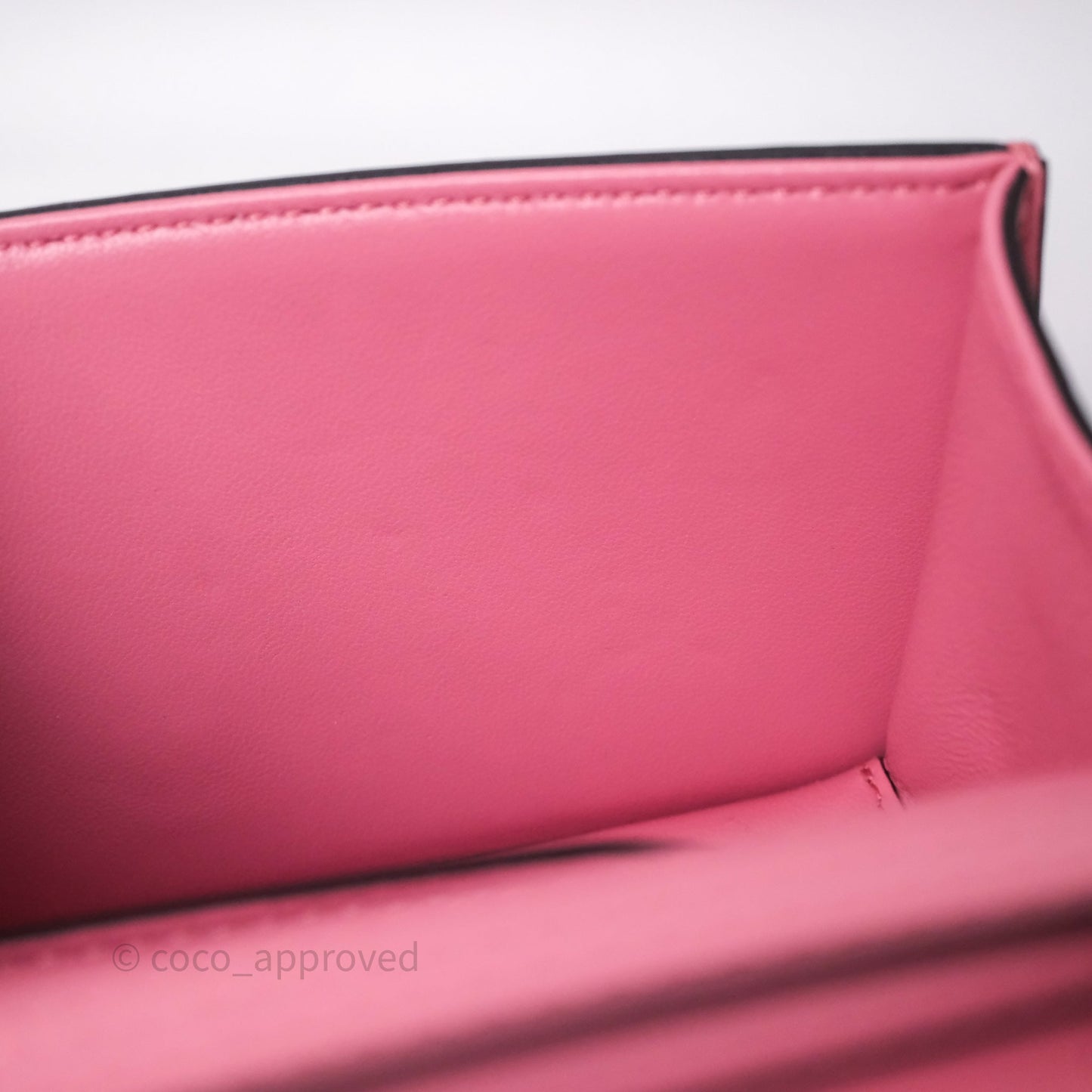 Valentino Garavani Locò Small Shoulder Bag Pink Calfskin Gold Hardware