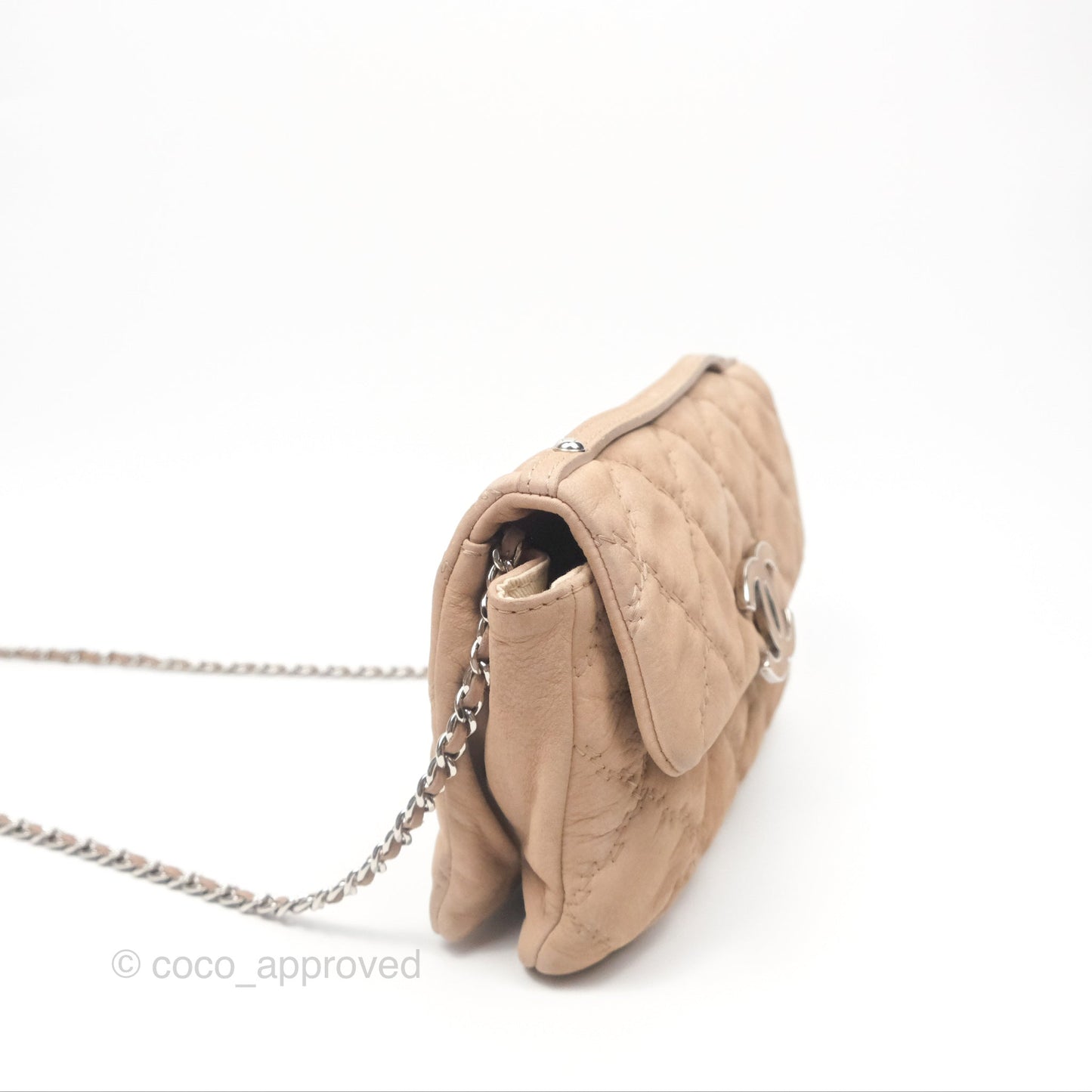 Chanel Double Stitch Hamptons Clutch With Chain Beige Washed Calfskin