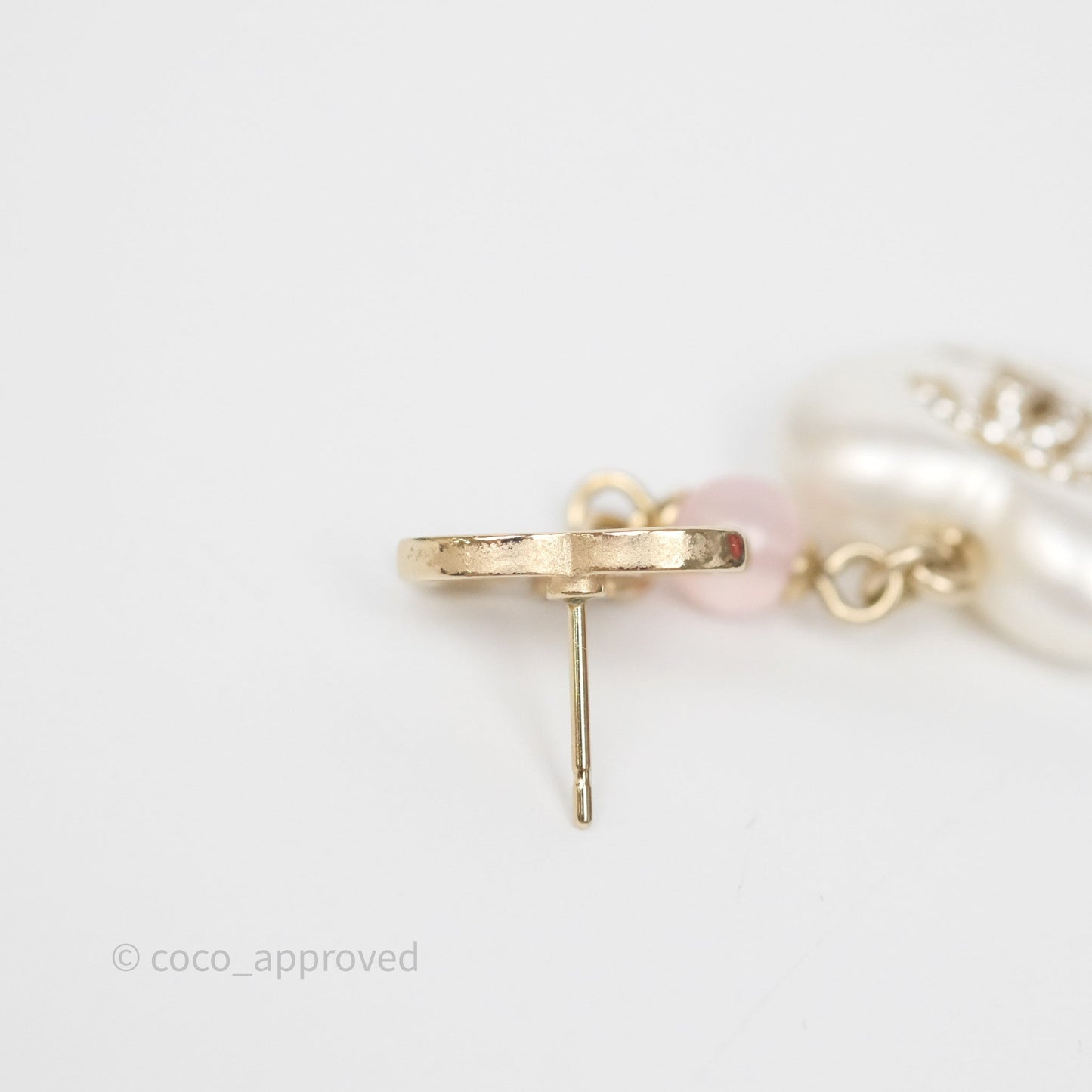 Chanel CC Pink Bead Heart Pearl Crystal CC Drop Earrings Gold Tone 21B