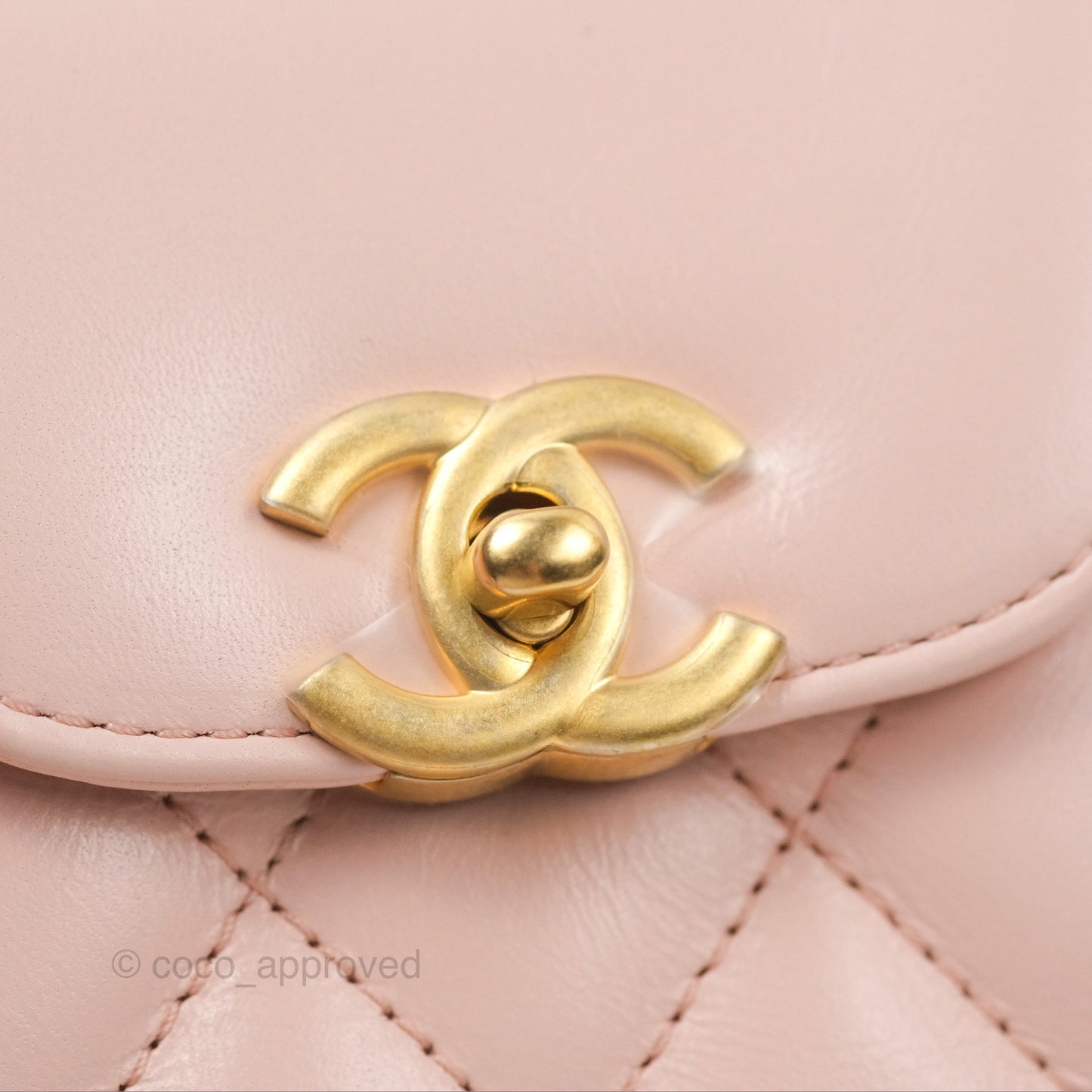 Chanel Kelly Bag Light Pink Shiny Calfskin Aged Gold Hardware
