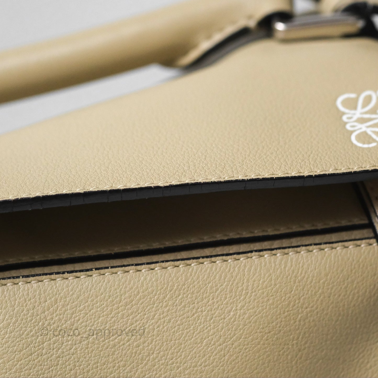 Loewe Medium Puzzle Bag Light Beige Calfskin