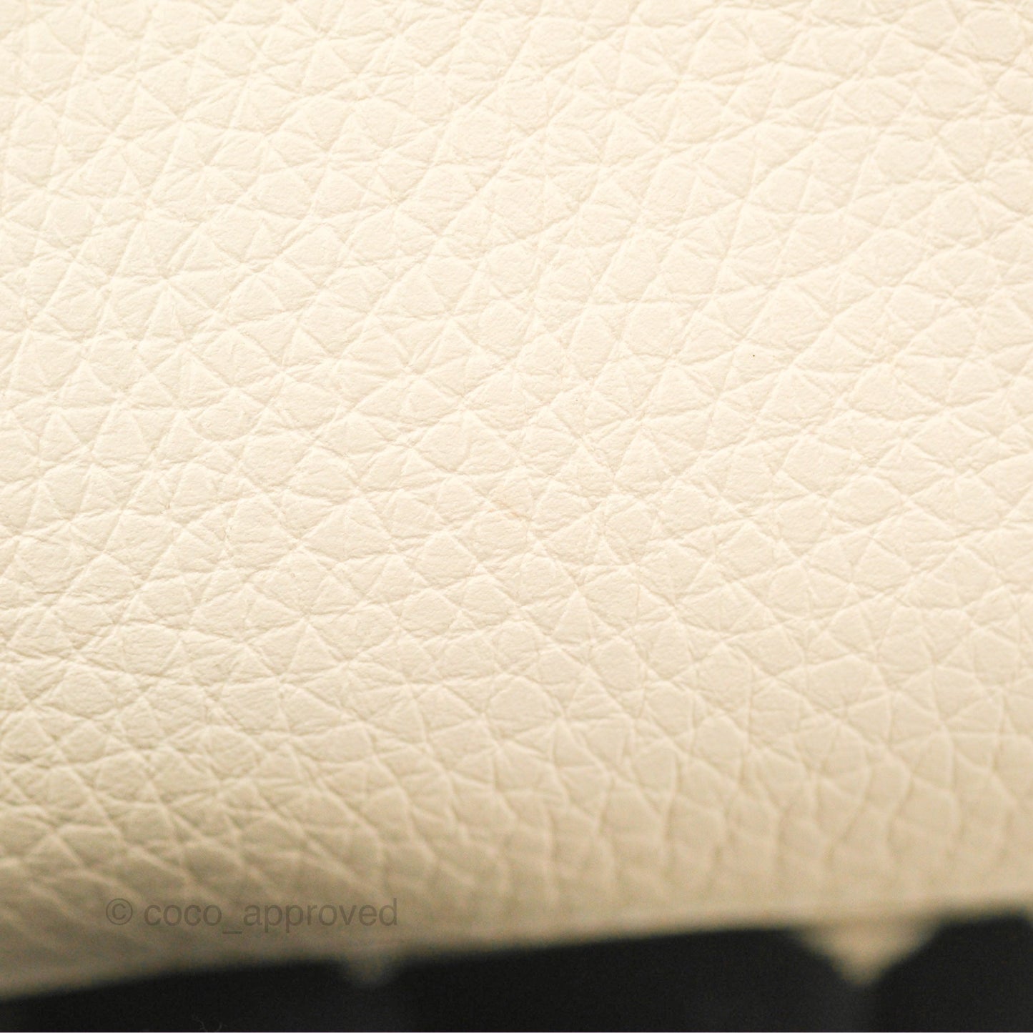 Hermès Lindy 26 Nata Taurillon Clemence Gold Hardware