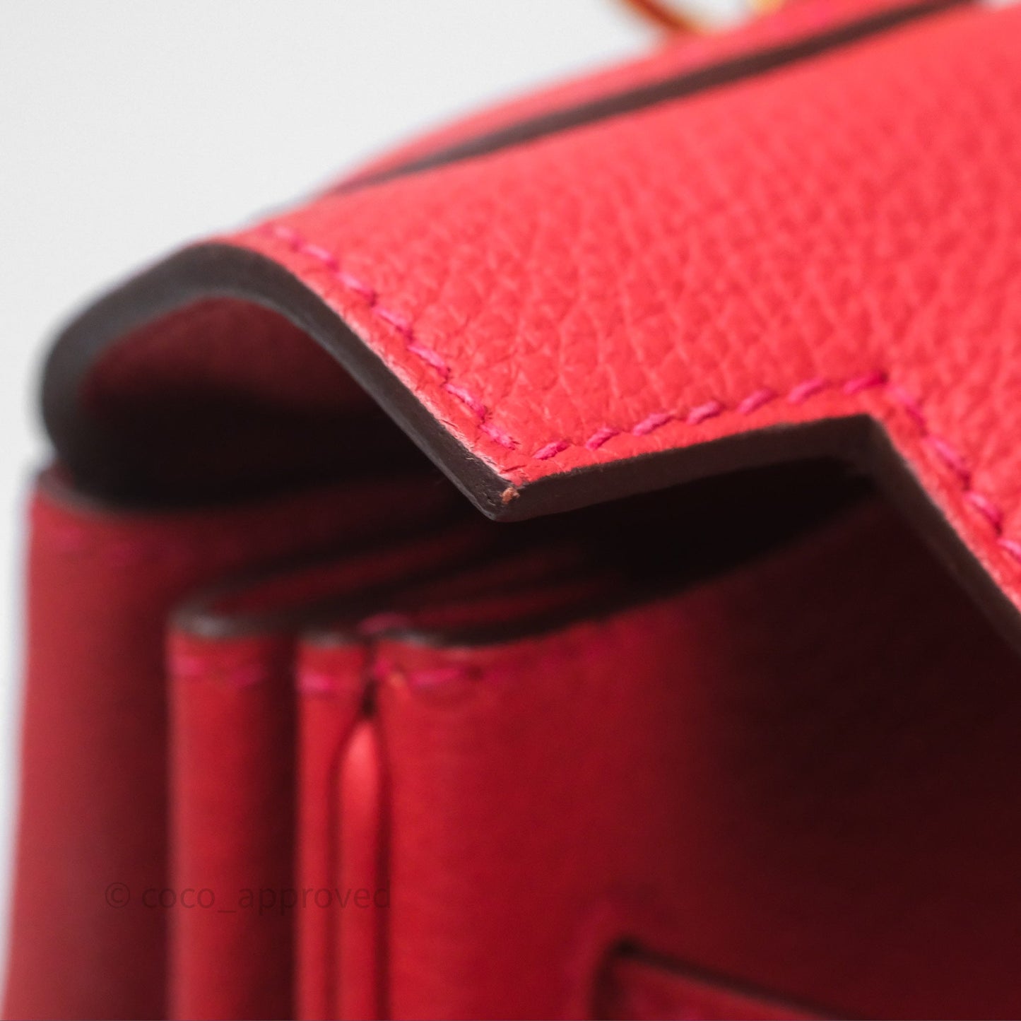 Hermès Kelly 28 Retourne Geranium D5 Togo Gold Hardware
