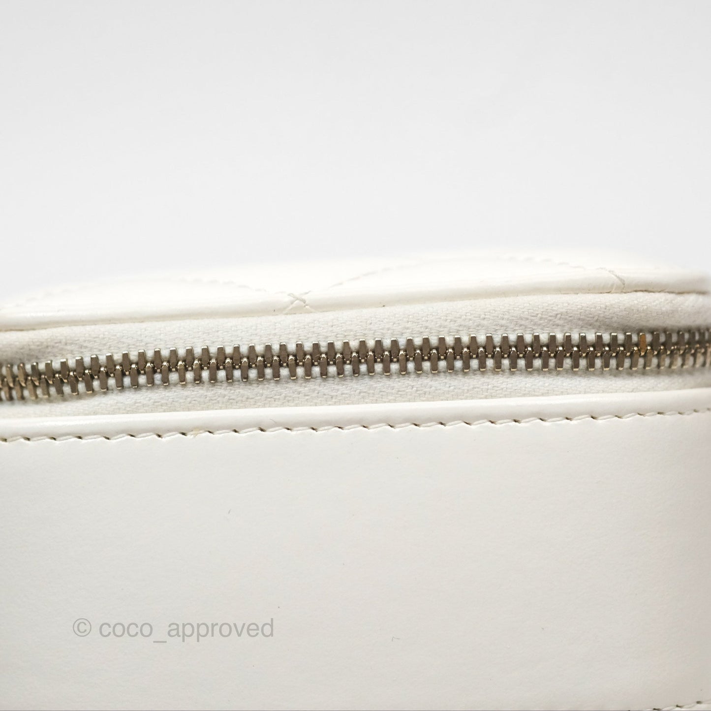 Chanel Top Handle Quilted Vanity Case White Shiny Lambskin Good Hardware