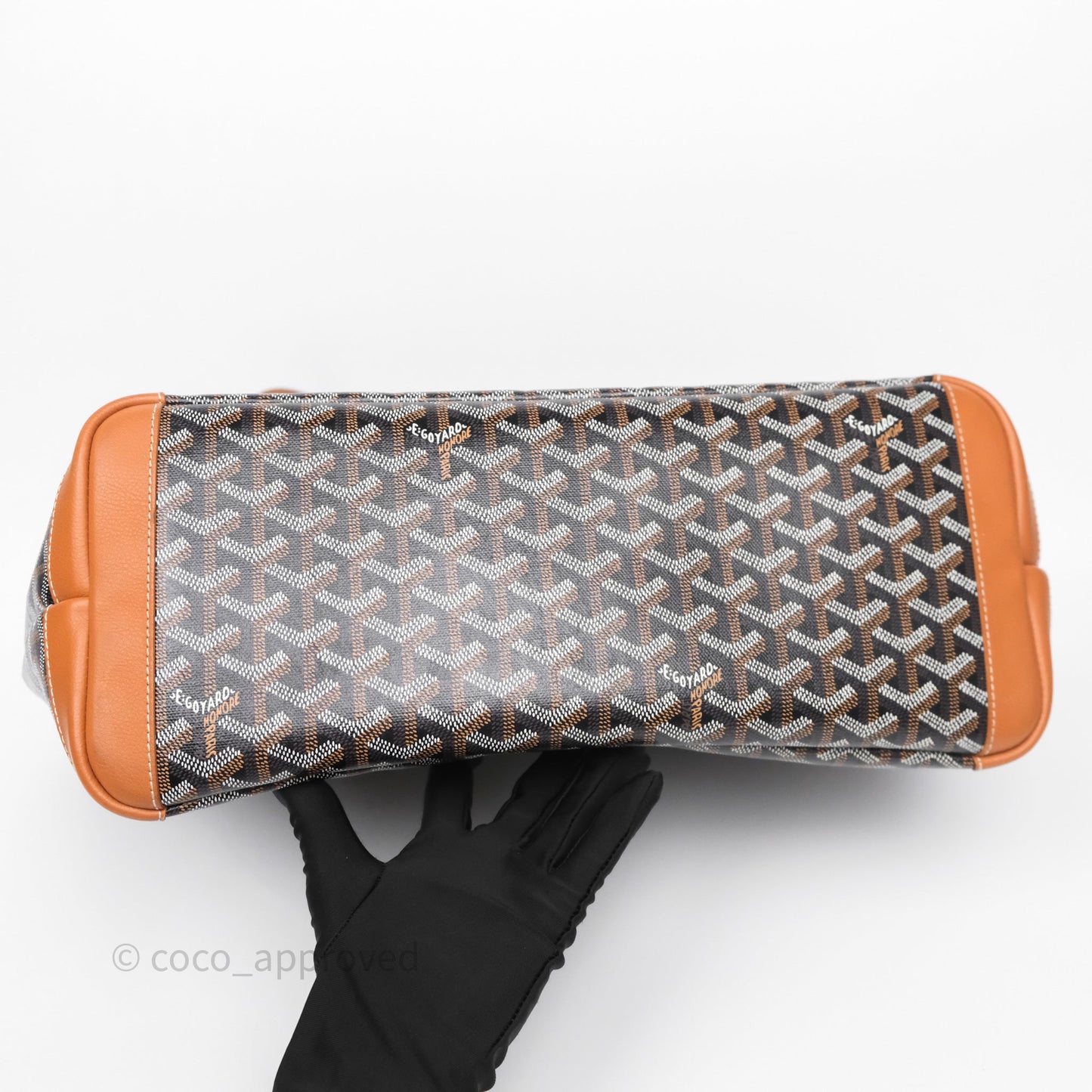 Goyard Artois Tote MM Goyardine Canvas⁣⁣⁣⁣⁣⁣⁣⁣⁣⁣⁣⁣⁣⁣⁣⁣⁣⁣⁣⁣ Tan/Black