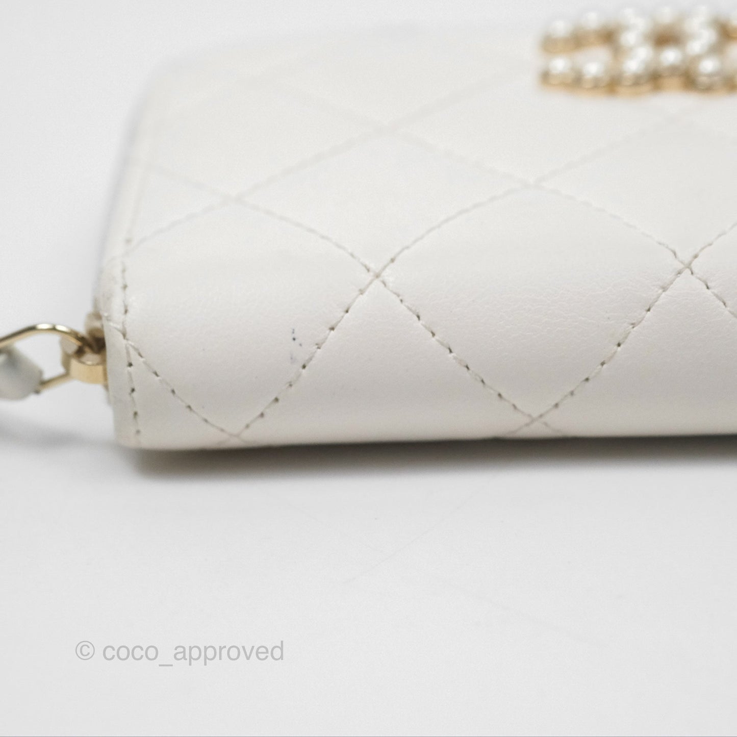 Chanel Pearl CC Zipped Coin Purse White Lambskin Gold Hardware