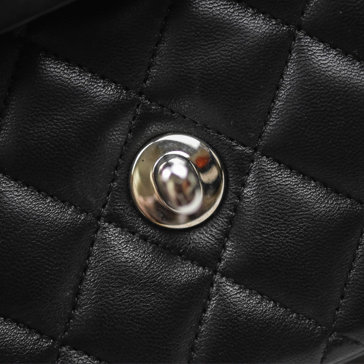 Chanel Classic M/L Medium Flap Quilted Black Lambskin Silver Hardware