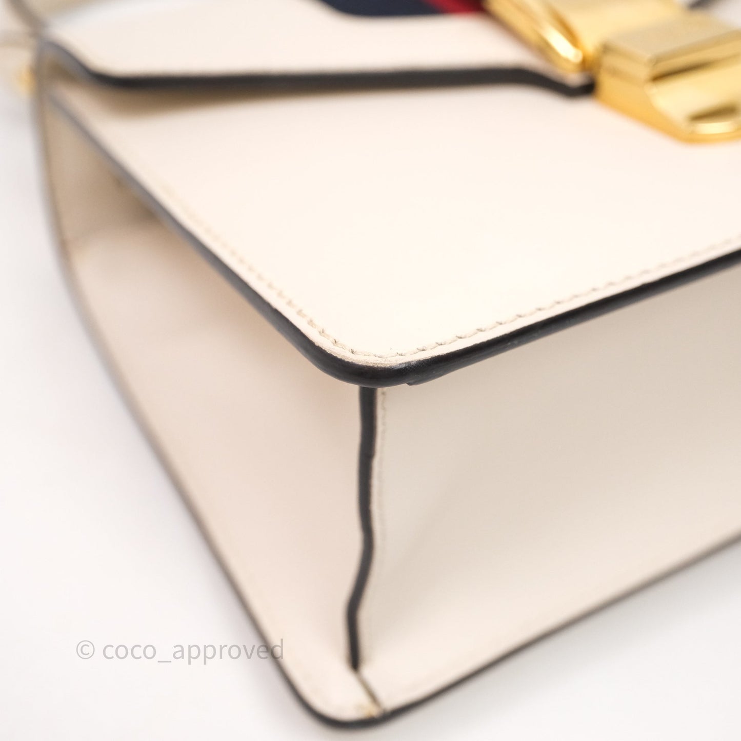 Gucci Mini Sylvie Top Handle White Calfskin Shoulder Bag⁣ ⁣⁣⁣⁣⁣⁣⁣⁣⁣⁣⁣⁣⁣⁣⁣⁣With Strap