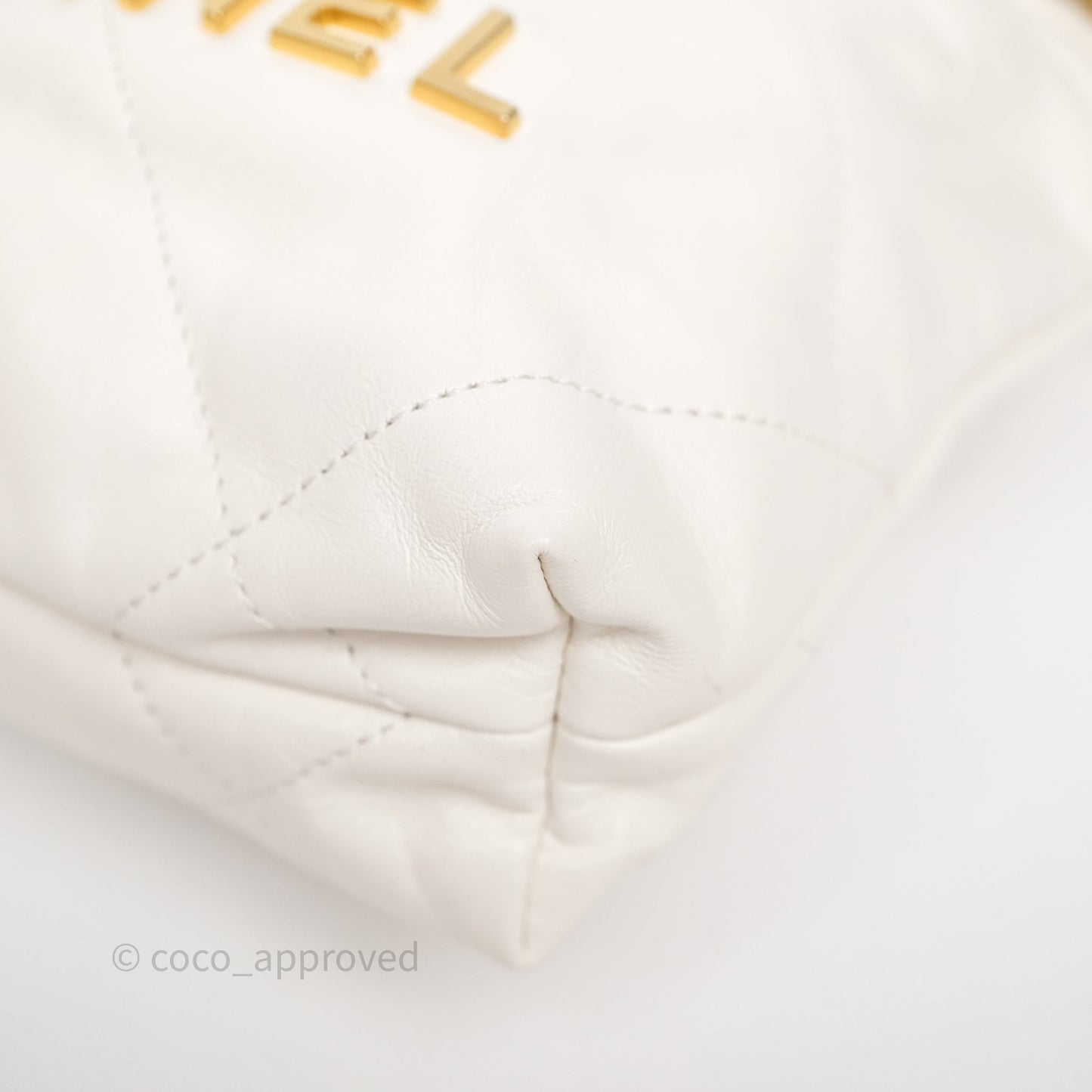 Chanel 22 Mini Bag White Calfskin Aged Gold Hardware
