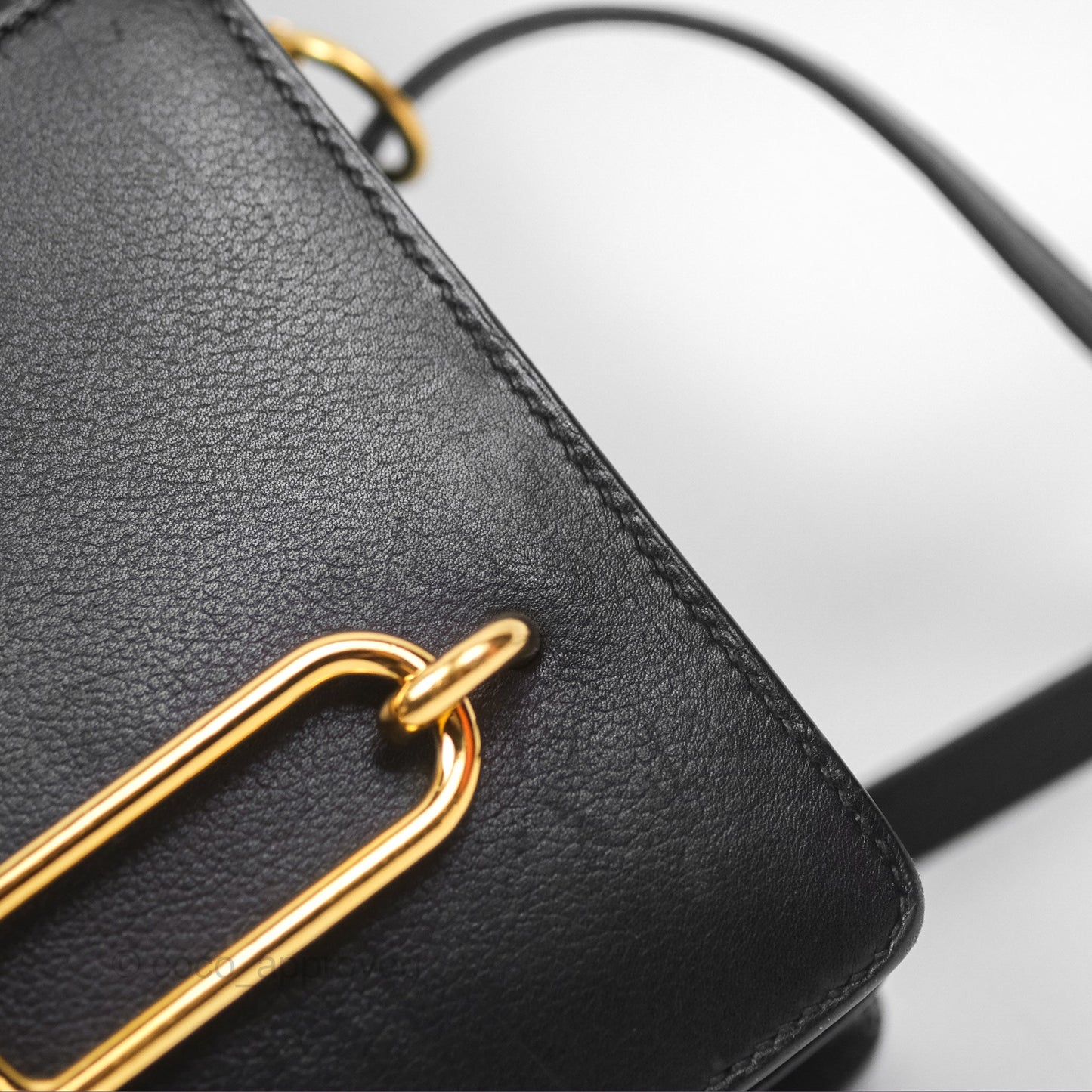 Hermès Roulis Mini 18 Noir 89 Veau Evergrain Gold Hardware