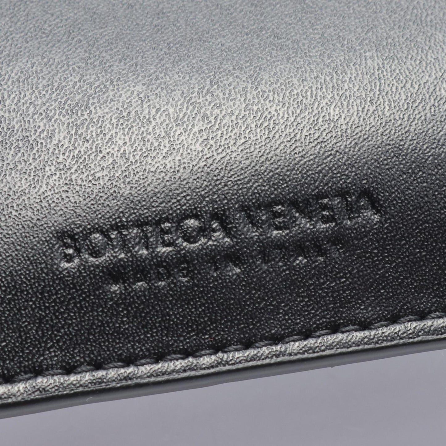 Luxury Bottega Veneta  Leather Card Case ()