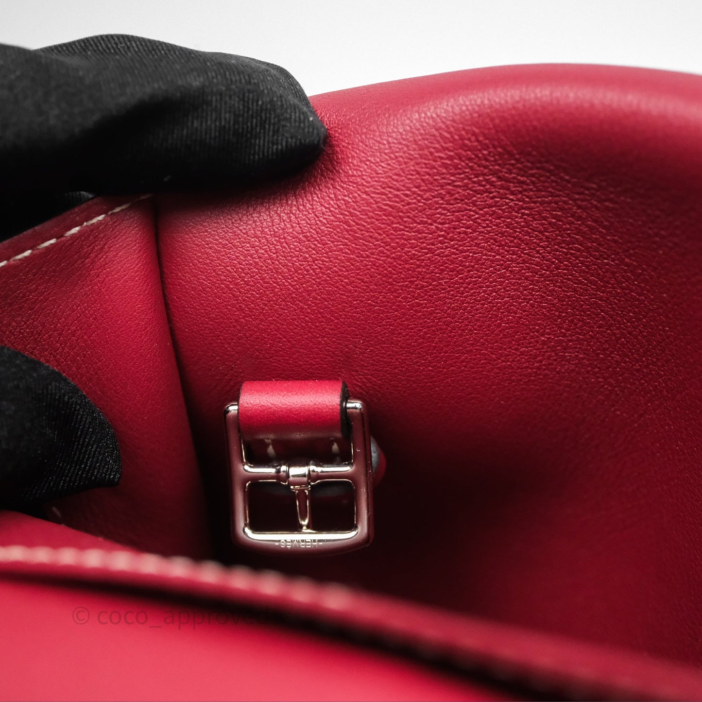 Hermès Halzan 22 Mini Rouge Grenat K1 Swift Palladium Hardware