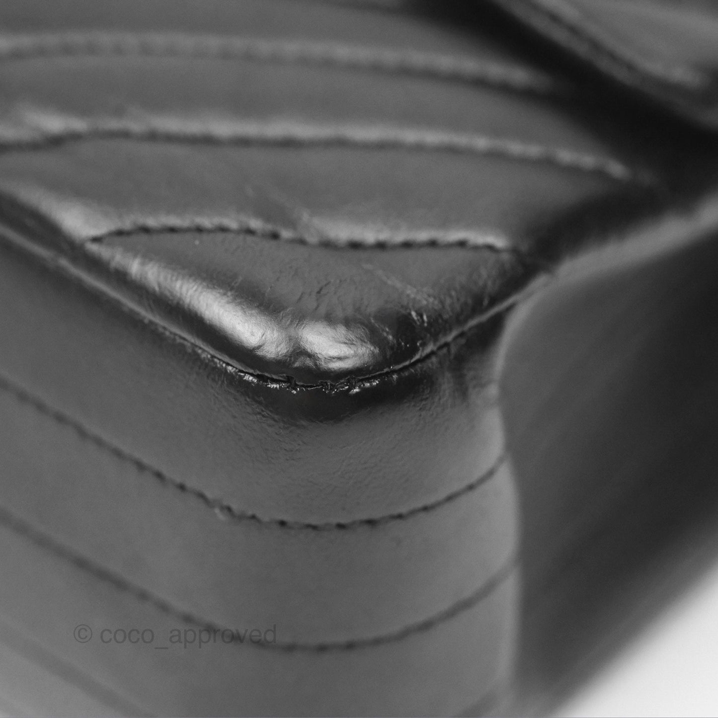 Chanel Classic M/L Medium Flap Chevron So Black Calfskin