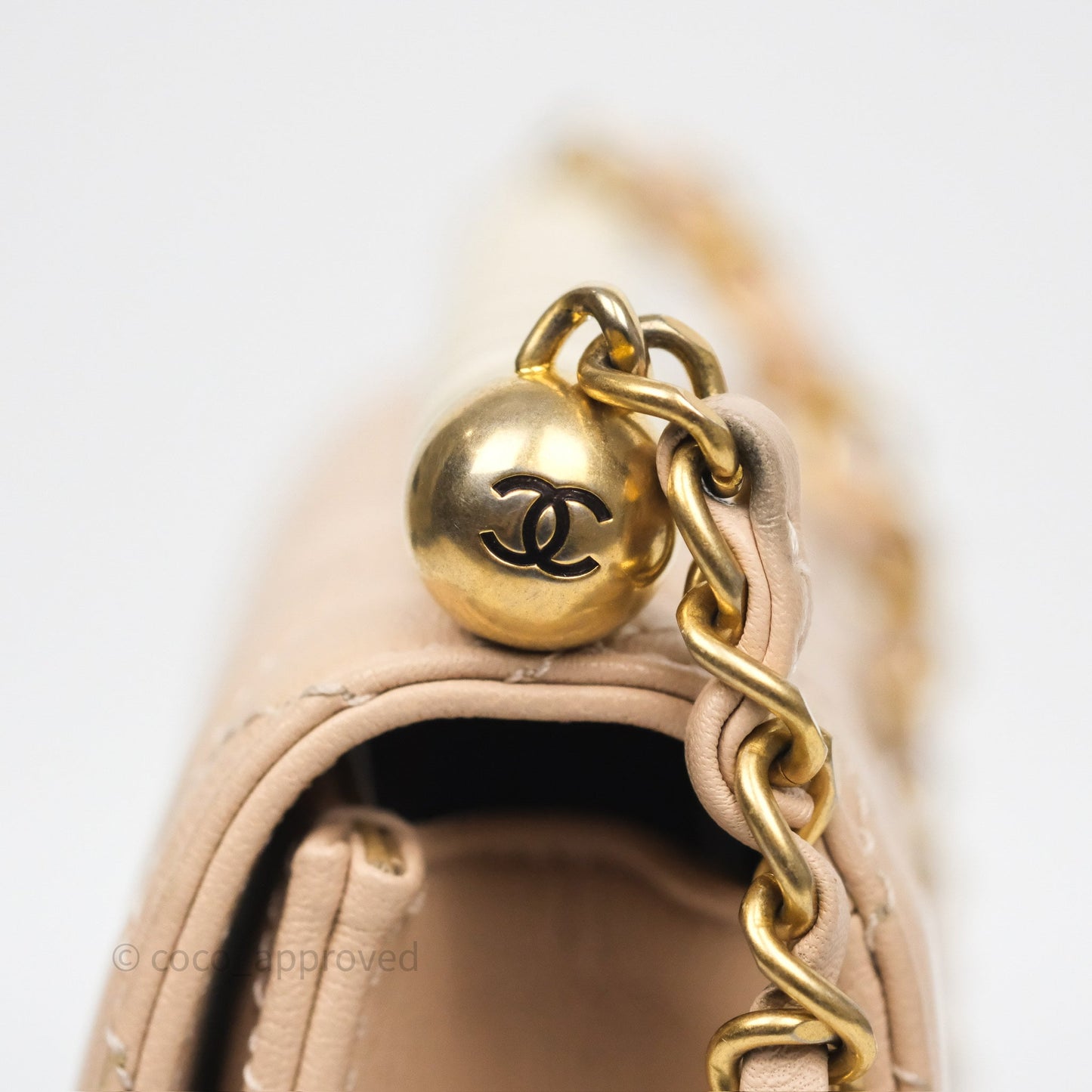 Chanel Chic Pearls Flap Quilted Beige Pink Goatskin Aged Gold Hardware
