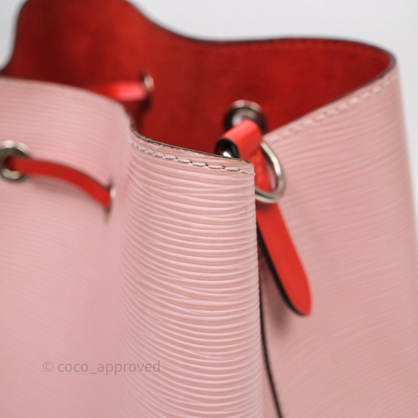 Louis Vuitton Neonoe MM Pink Epi