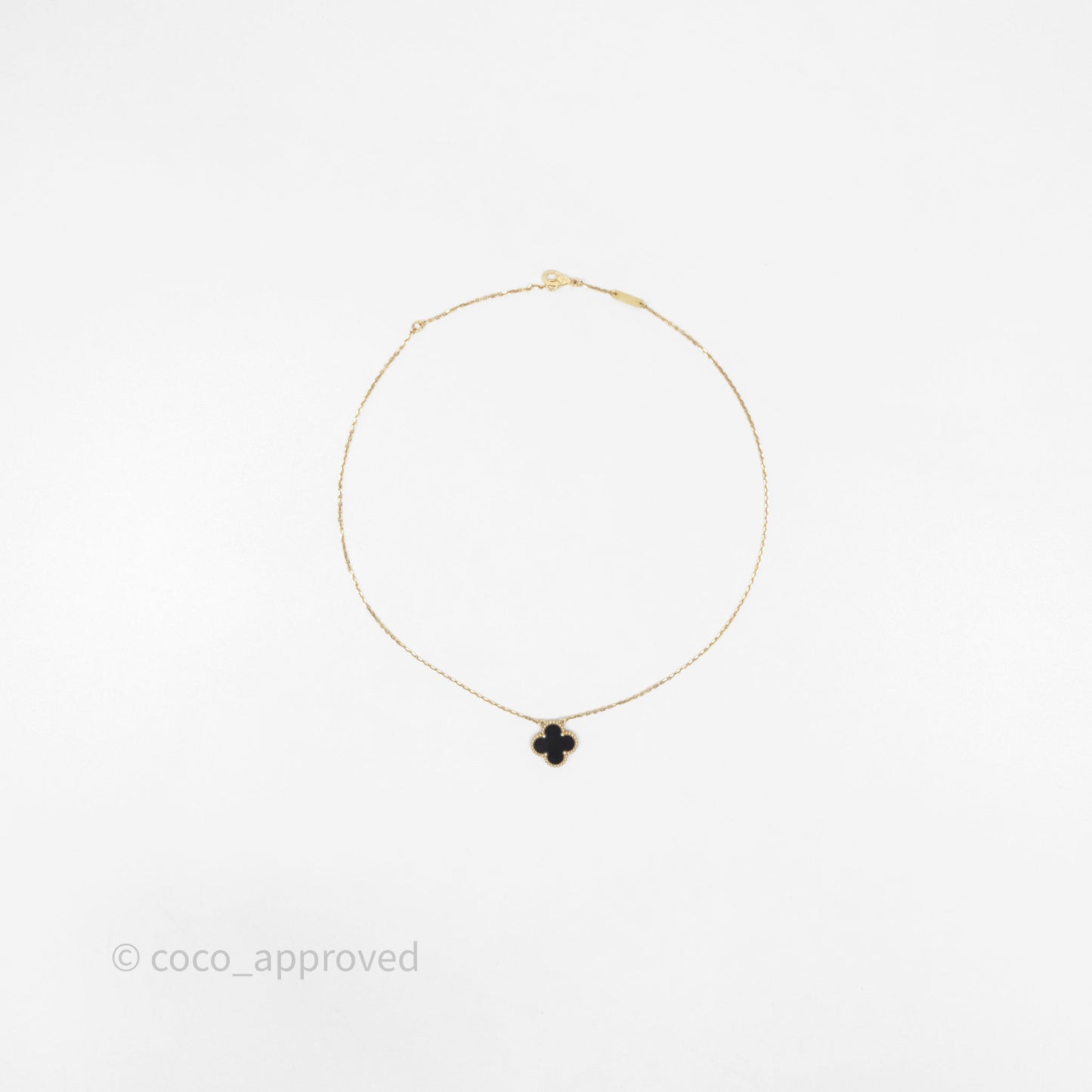 Van Cleef & Arpels Vintage Alhambra Pendant Onyx 18K Yellow Gold