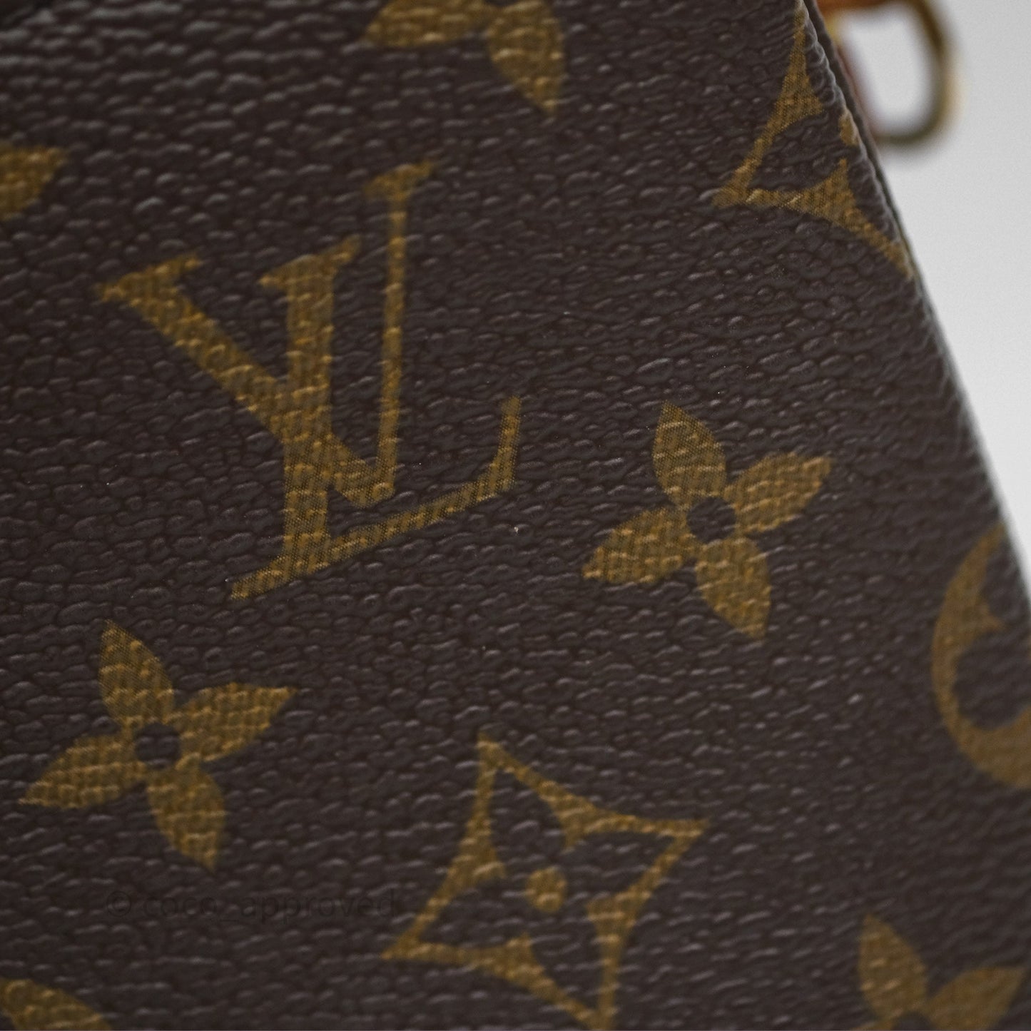 Louis Vuitton Pochette Metis Monogram Canvas