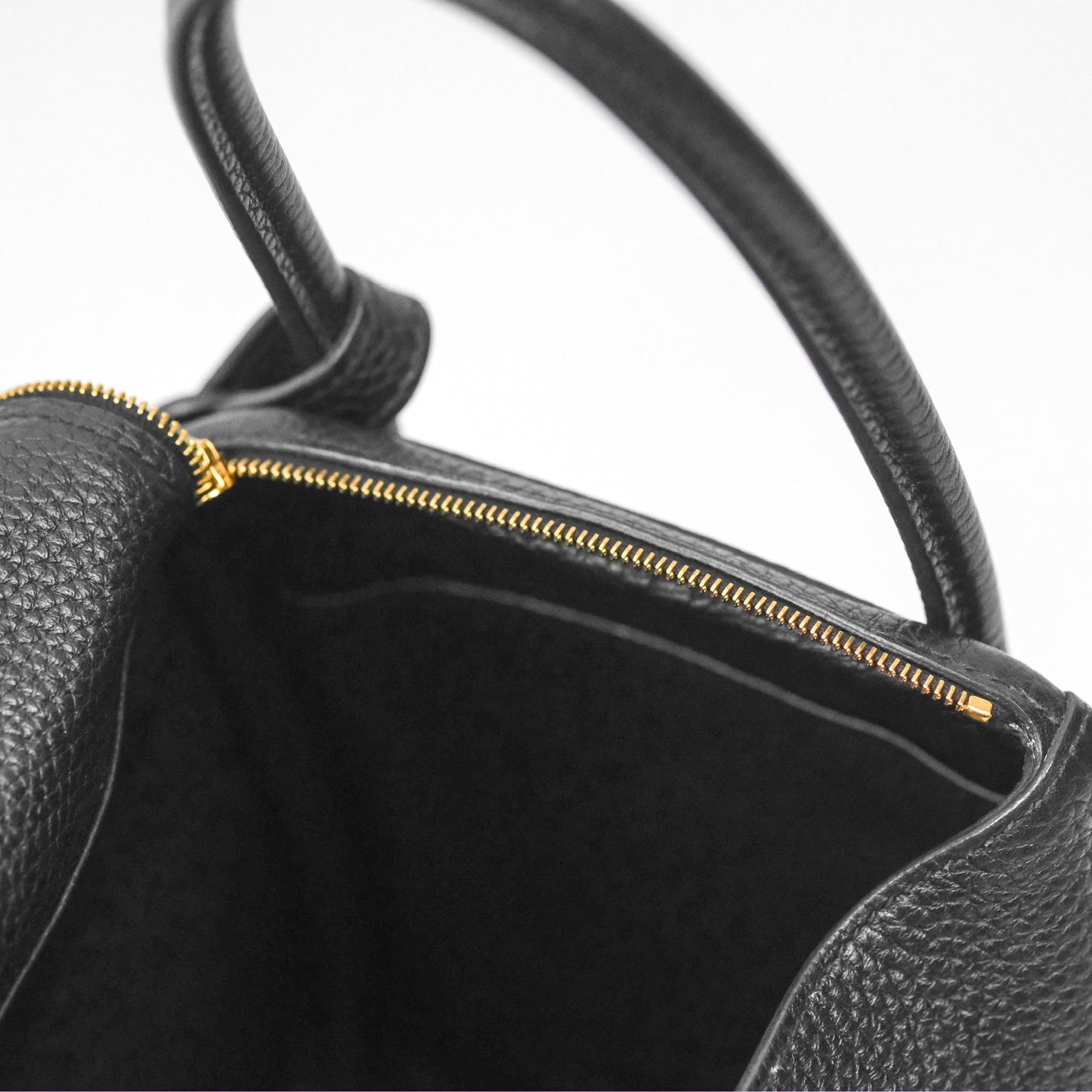 Hermès Lindy 26 Black Clemence Gold Hardware