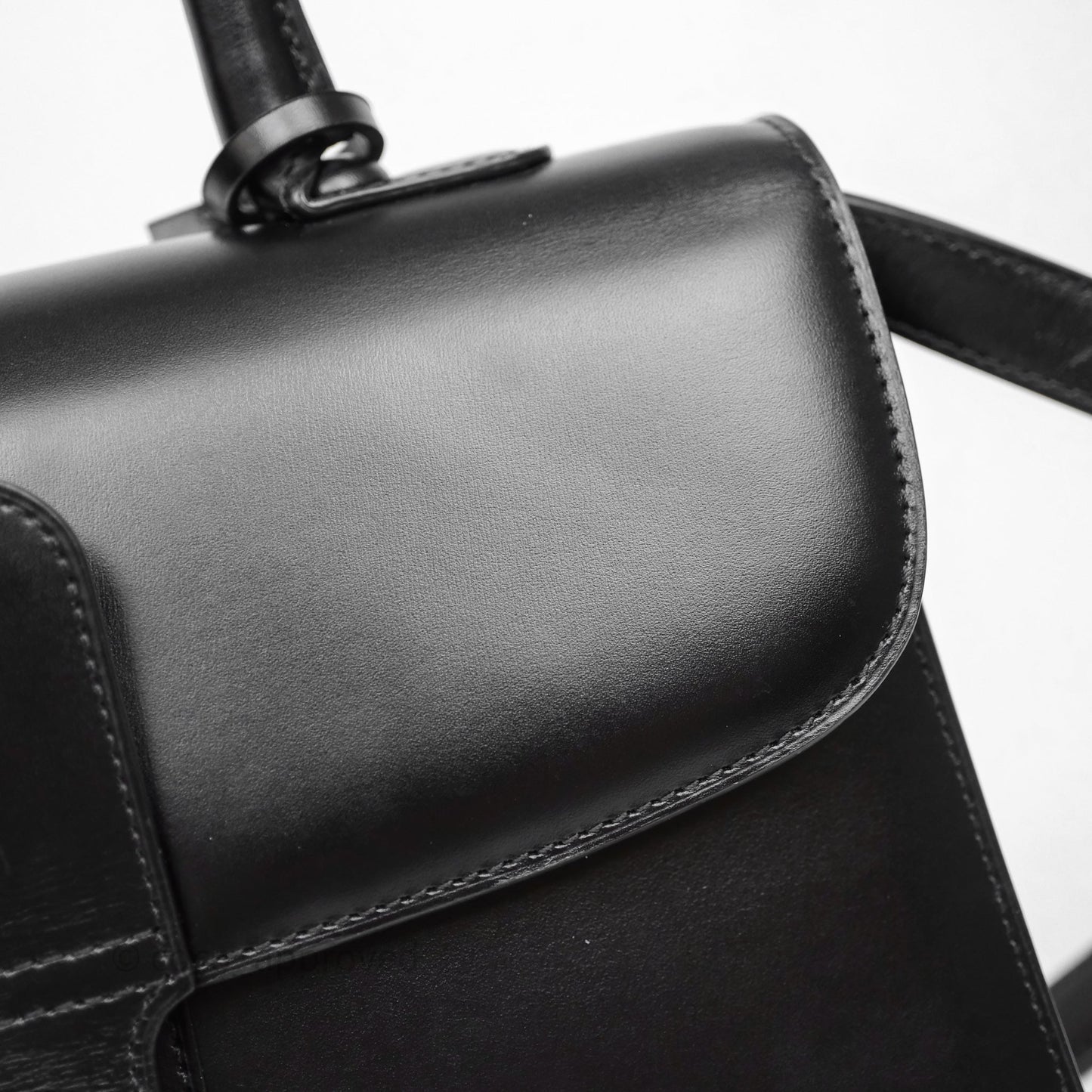 Delvaux Brillant MM Calfskin Black
