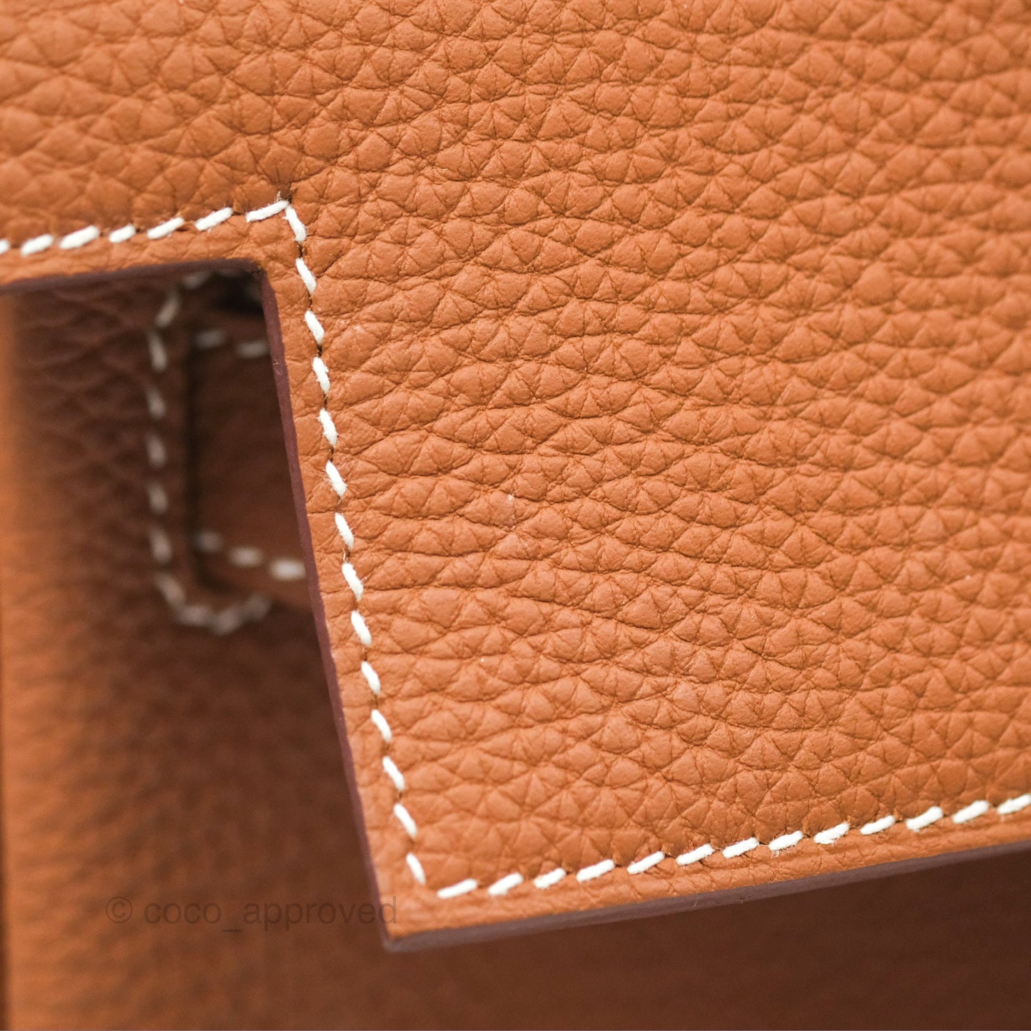 Hermès Kelly 28 Retourne Gold Togo Gold Hardware