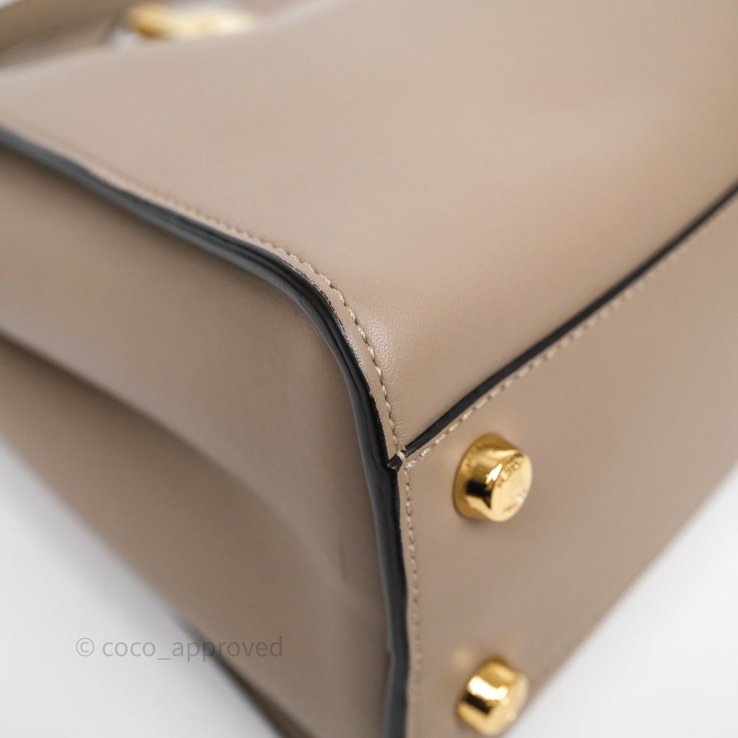 Fendi Peekaboo Iconic Essentially Bag Calfskin Beige
