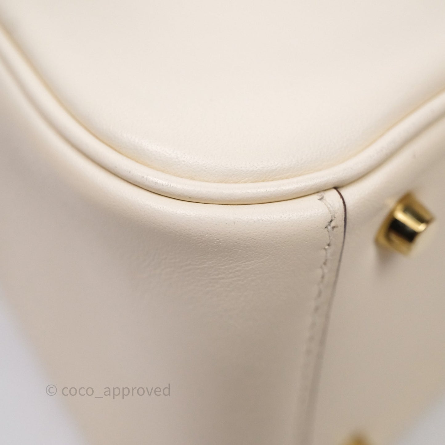 Hermès Mini Lindy 20 Nata I2 Swift Gold Hardware