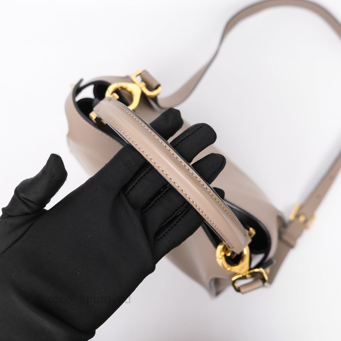 Fendi Peekaboo Iconic Essentially Bag Calfskin Beige