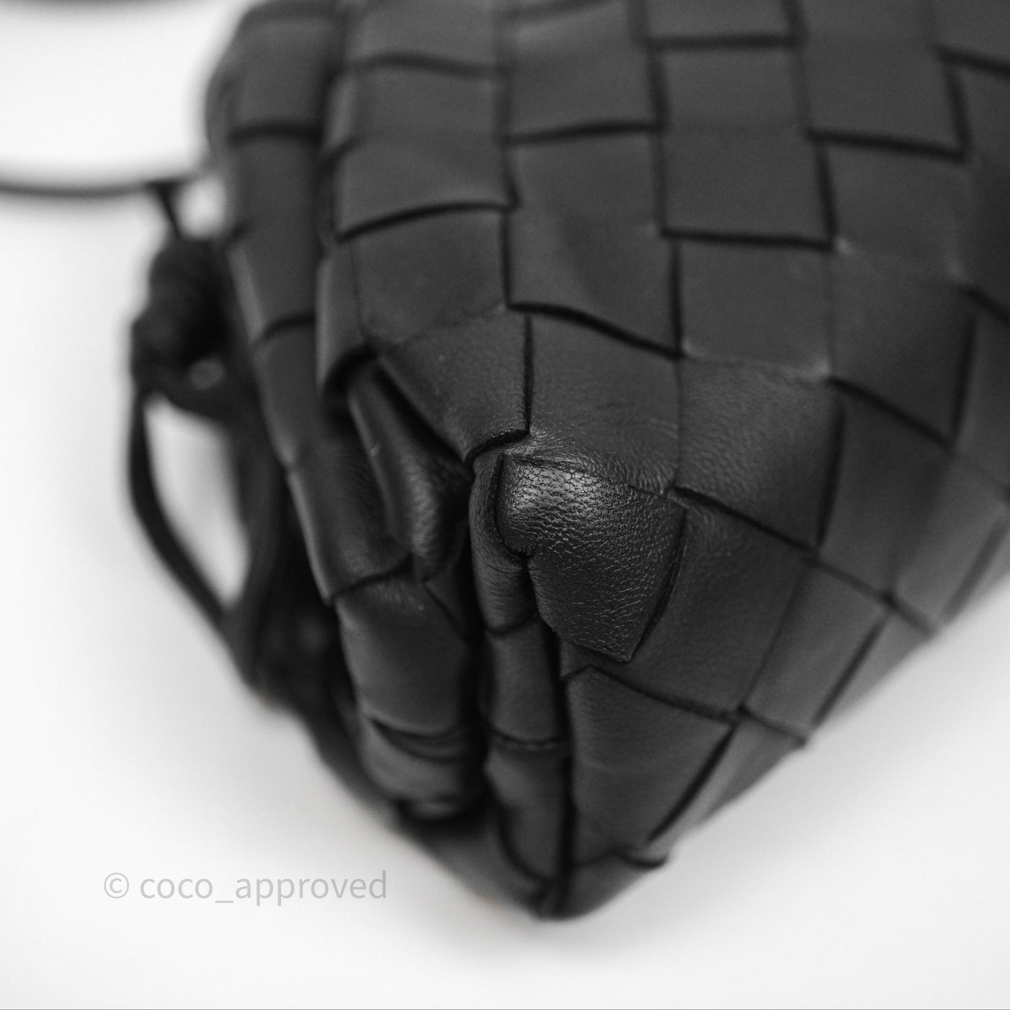 Bottega Veneta Mini Pouch Black Intrecciato Calfskin