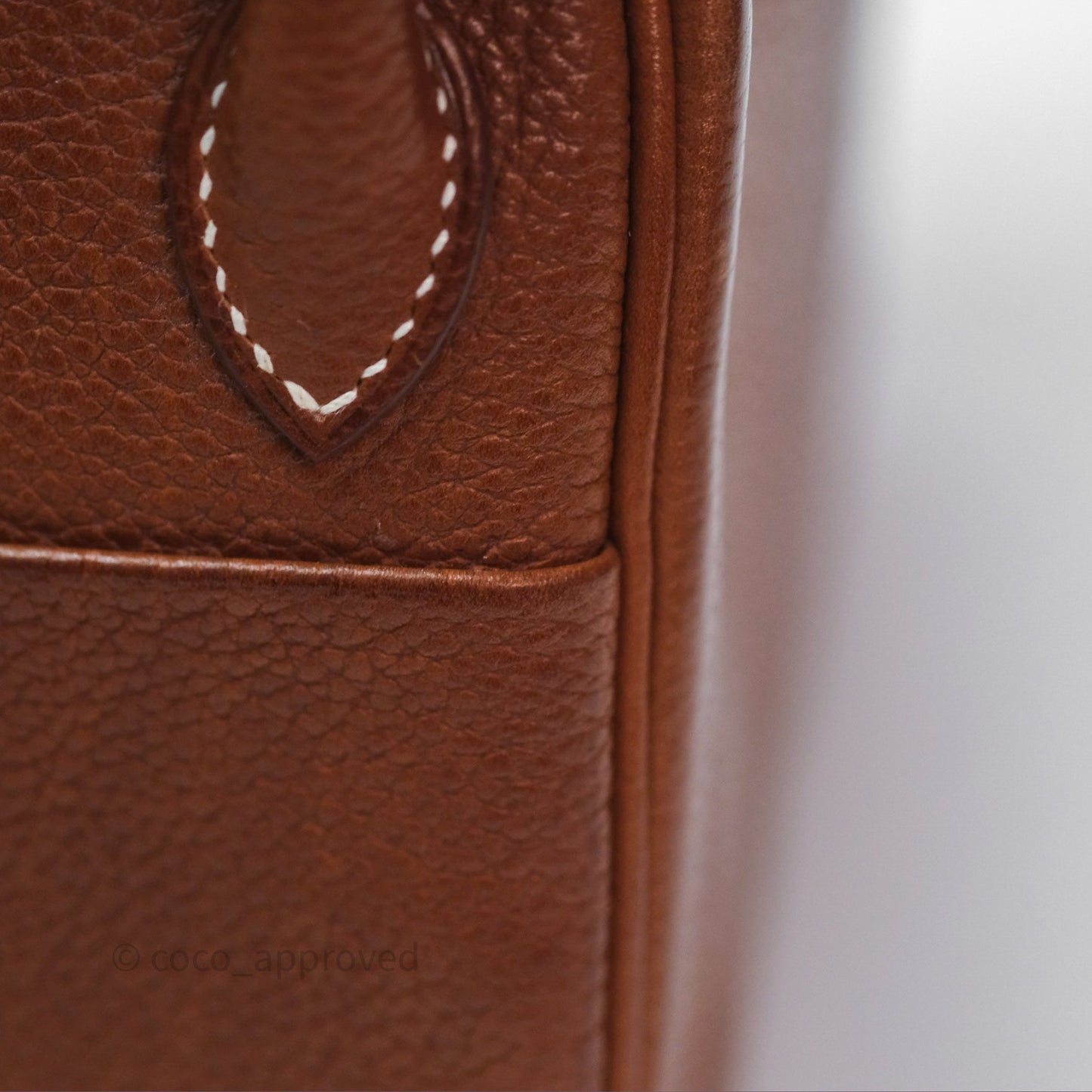 Hermès Mini Lindy 20 Fauve 34 Barenia Gold Hardware