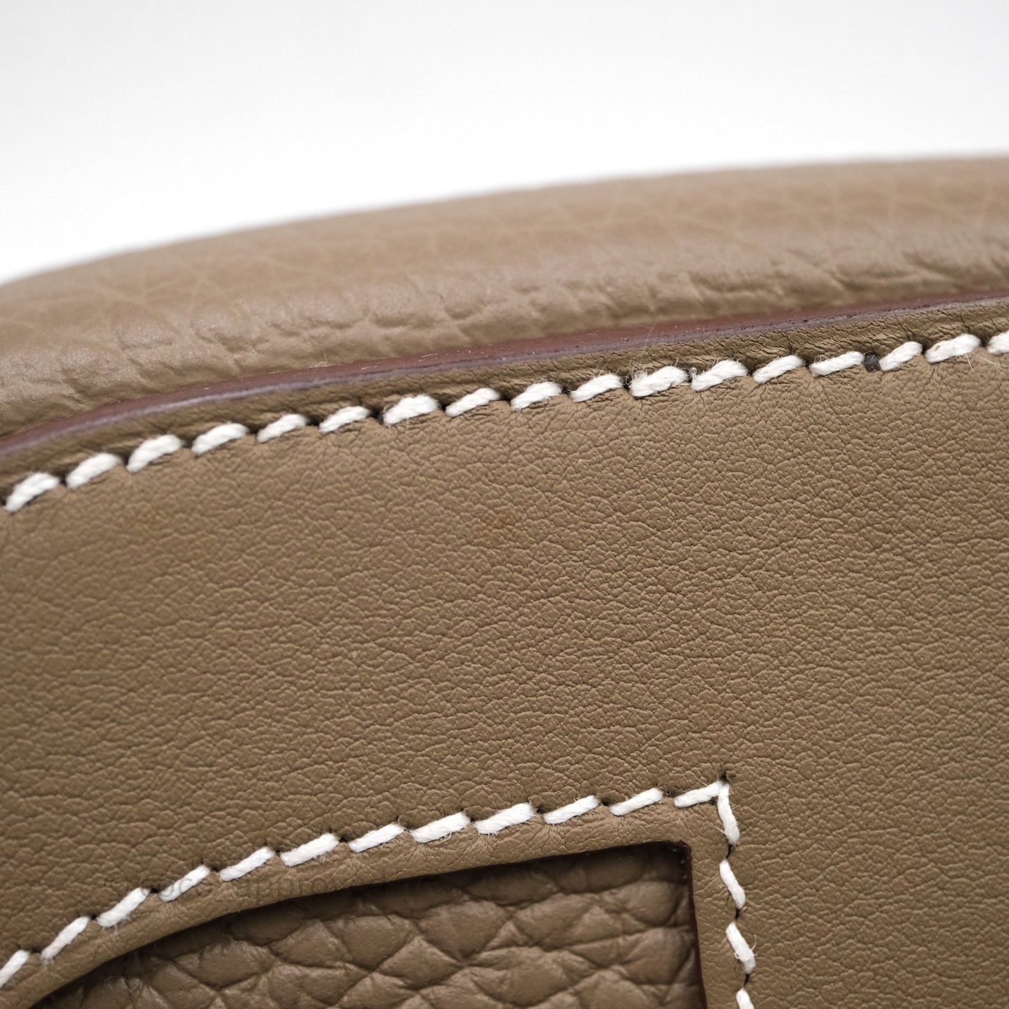Hermès In-The-Loop 18 Etoupe Taurillon Clemence Veau Swift Gold Hardware