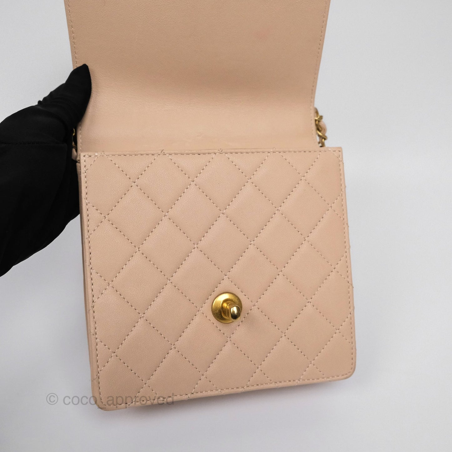 Chanel Quilted Chic Pearls Flap Beige Pink Goatskin Aged Gold Hardware